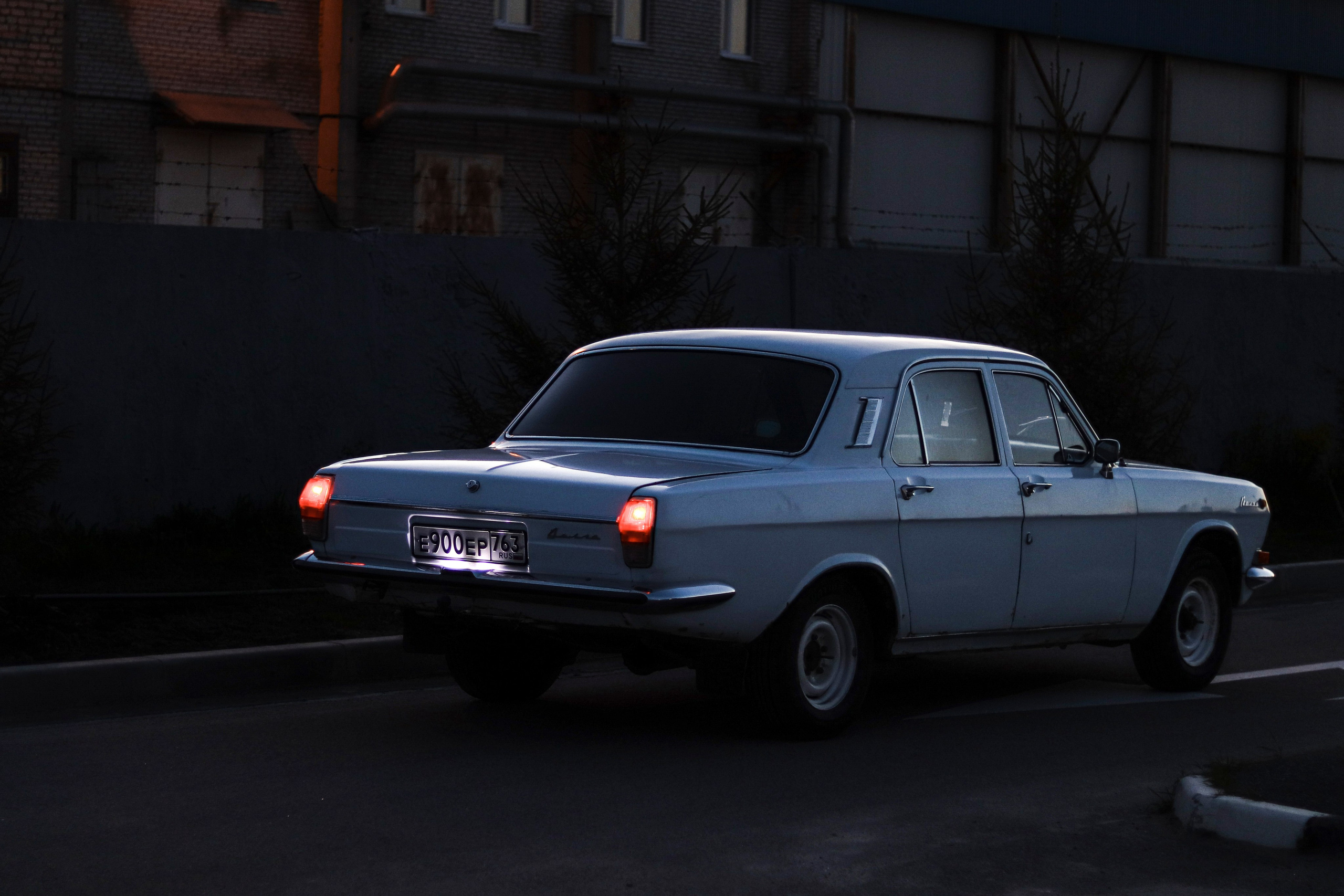 Ford Focus и Волга у ТРК Лето. Ивентный фотограф в Санкт-Петербурге Олег Комков