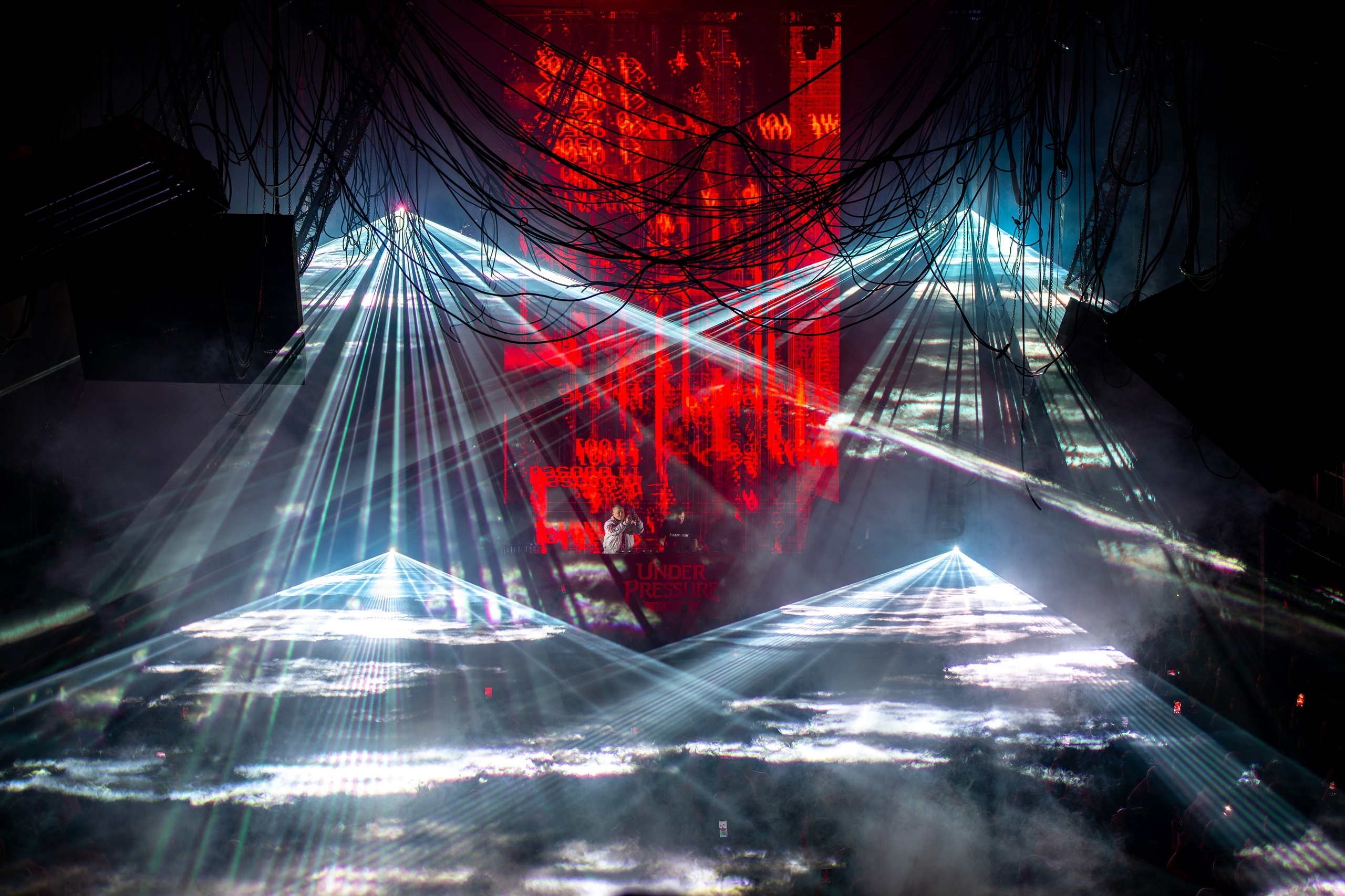 UNDER PRESSURE | MOSCOW | 2026. OOPS