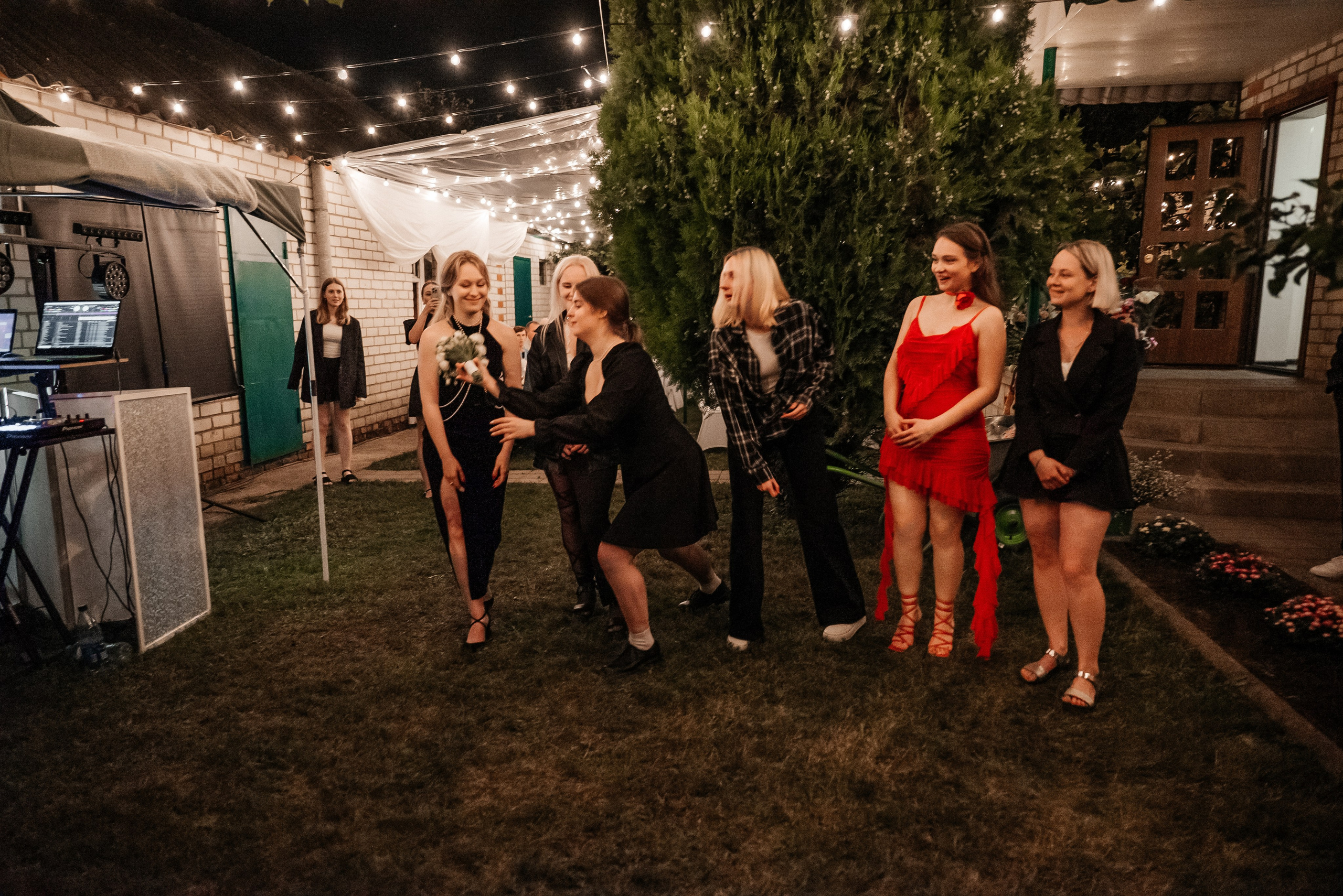 «Свадьба Даши и Артема». Школьный фотограф в Валуйках. Фотосессии для выпускников и изготовление выпускных альбомов в городе Валуйки и в Белгородской области