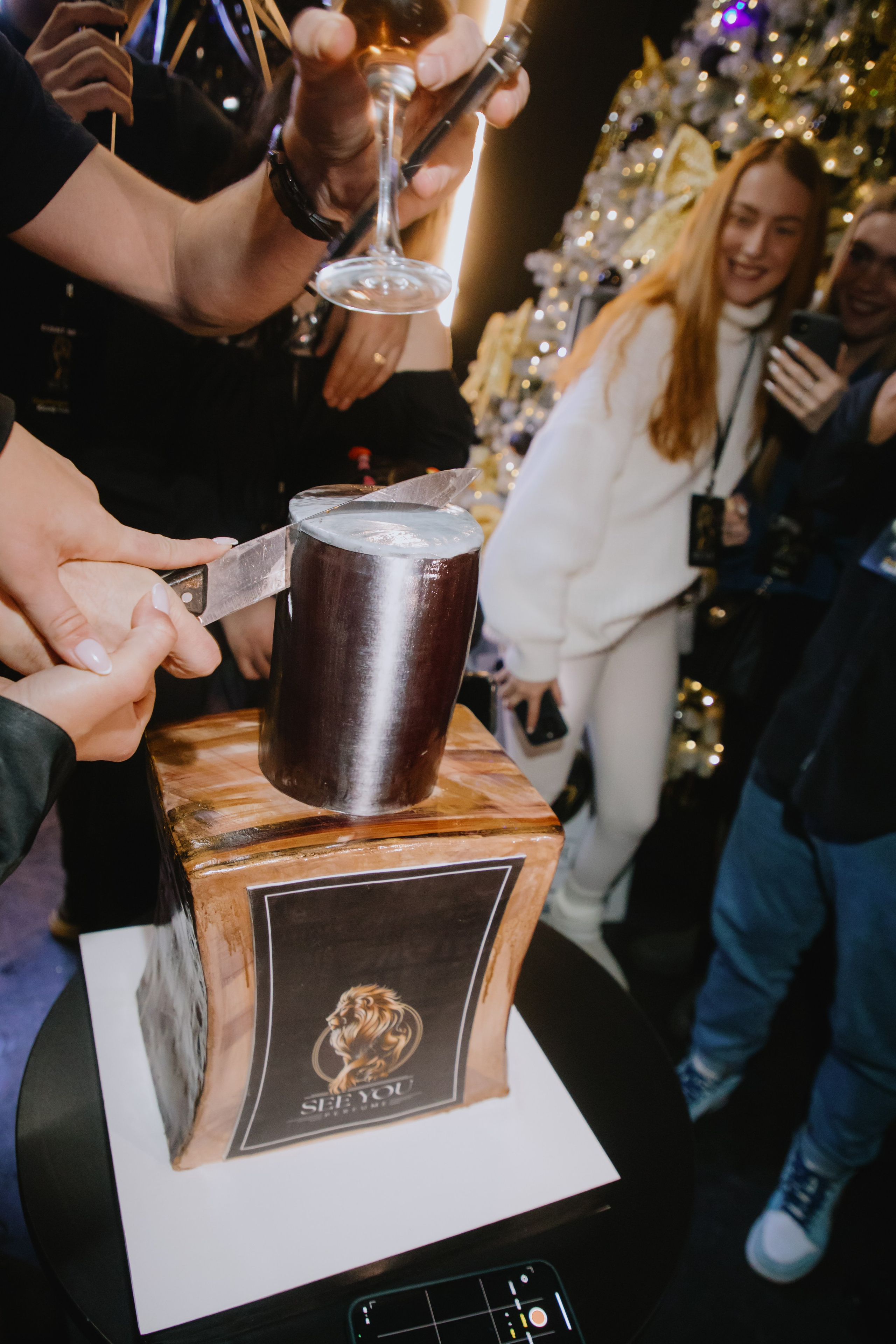 See `You Perfume. Фотограф в Москве и Санкт-Петербурге Дарина