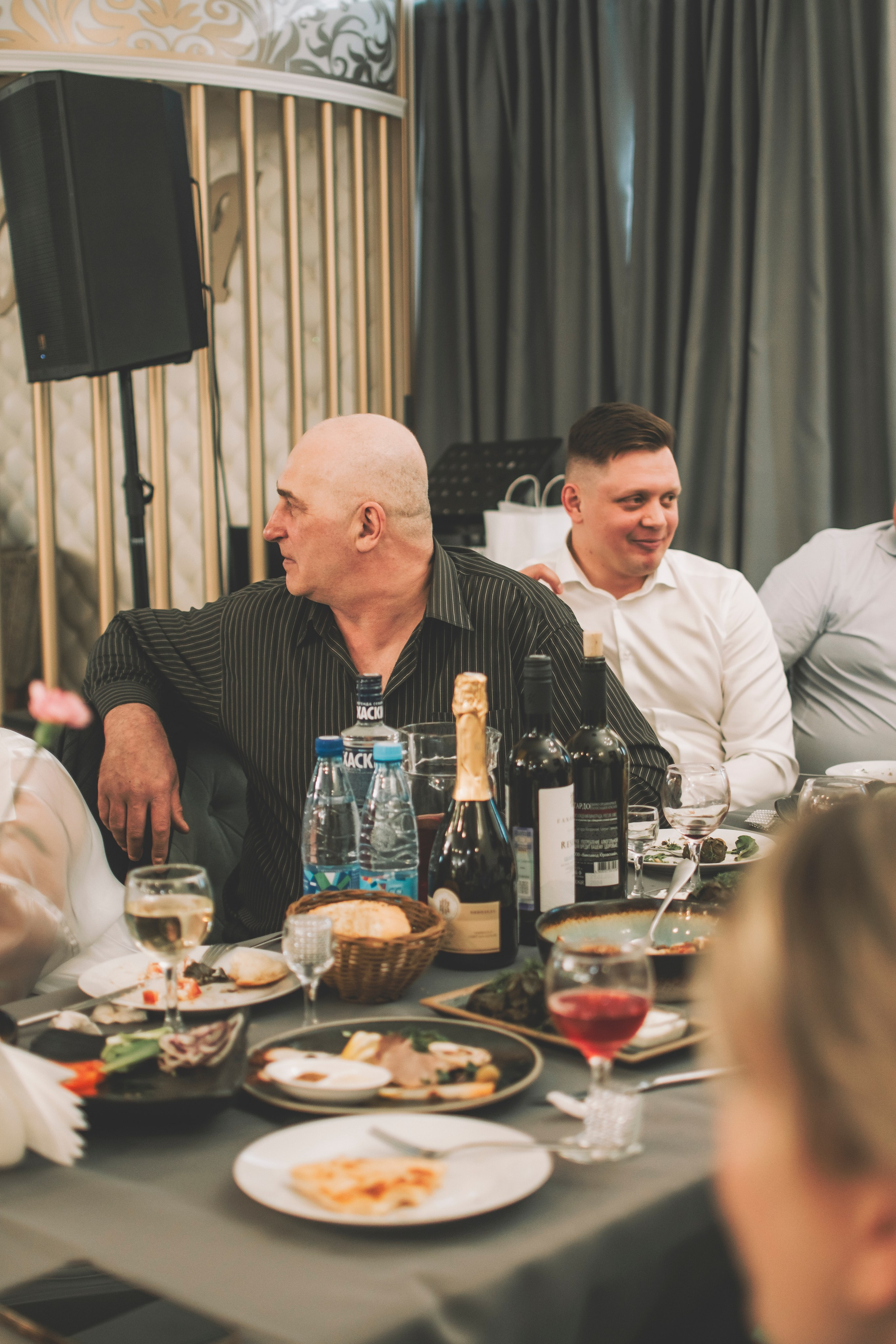 26.04.2025 (Фотосессия, роспись в Онии + фото с банкета). Семейный и свадебный фотограф Губкинский и Ставрополь