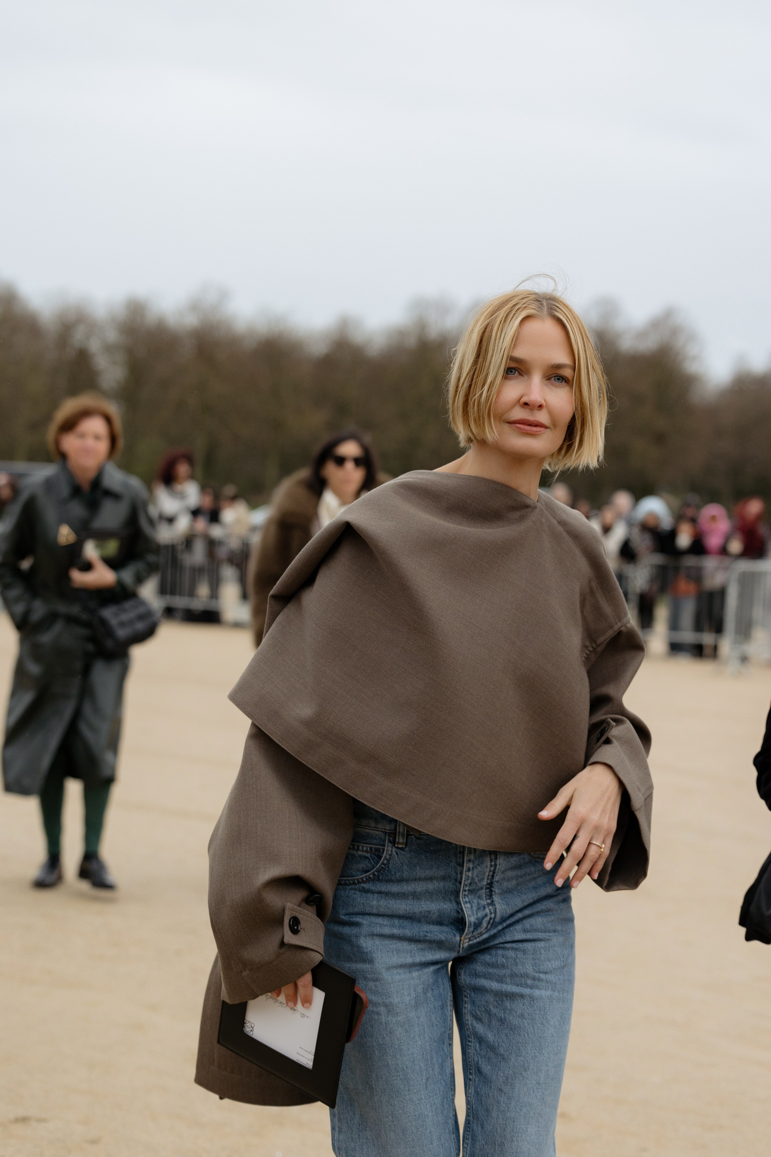 LOEWE PFW WOMENSWEAR FALL-WINTER 24/25. Photographer in Milan Ivan Goncharov