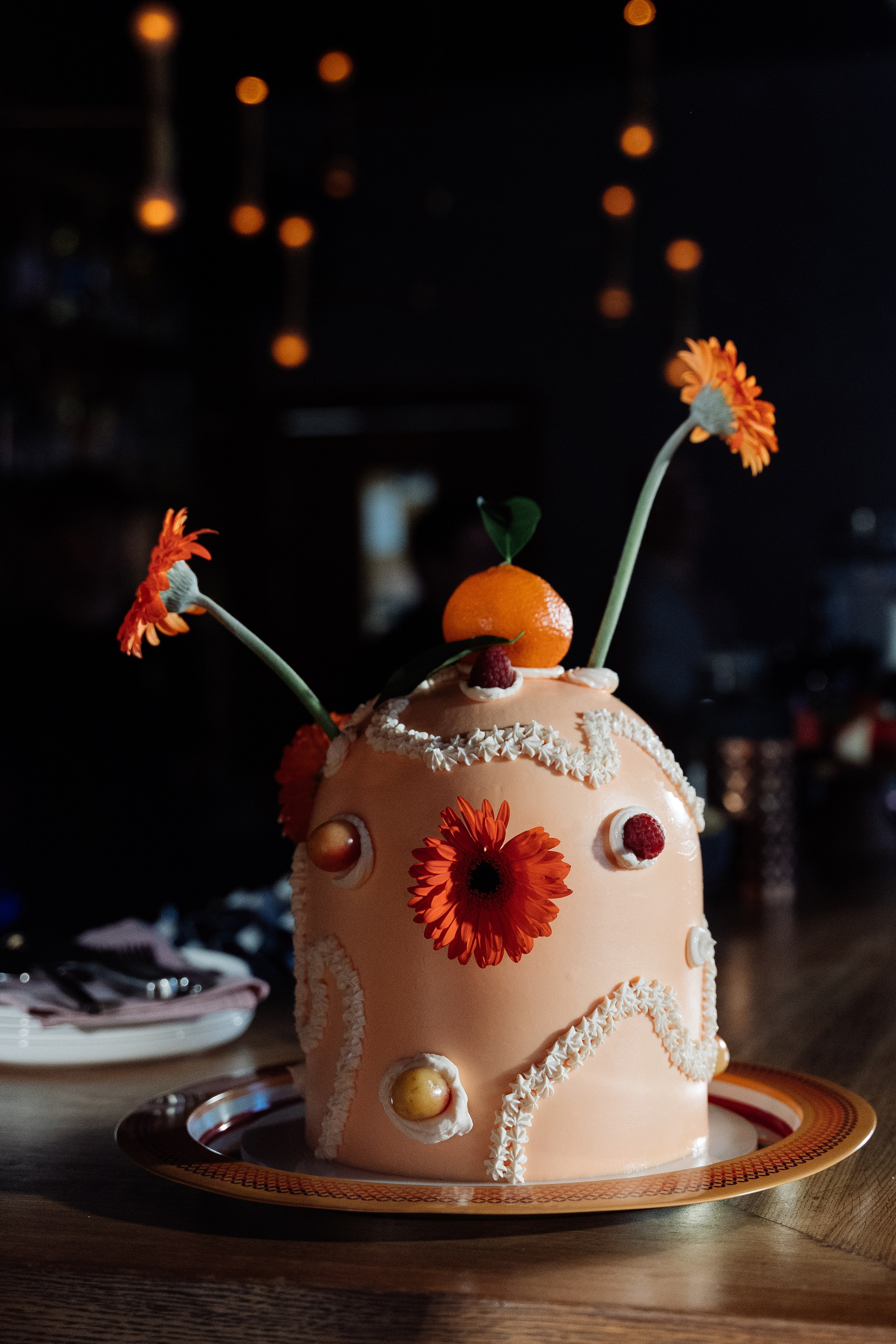 Камерная свадьба на фонтанке в сезонах. Свадебный фотограф организатор в Санкт-Петербурге Ассоль Опарина