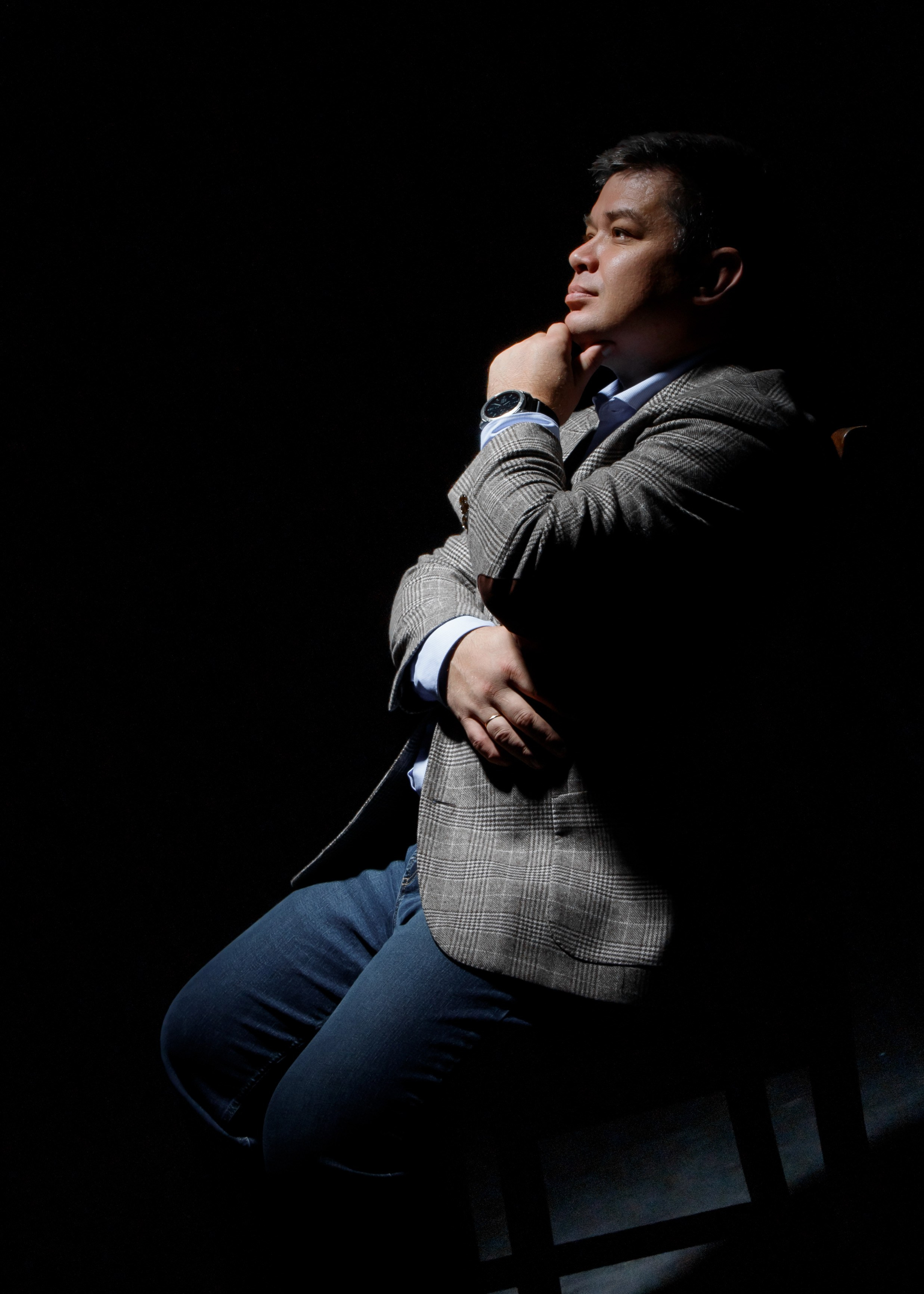 Мужская фотосессия в Новосибирске: запечатлею силу, харизму и стиль делового мужчины. Фотограф Ольга Баранова