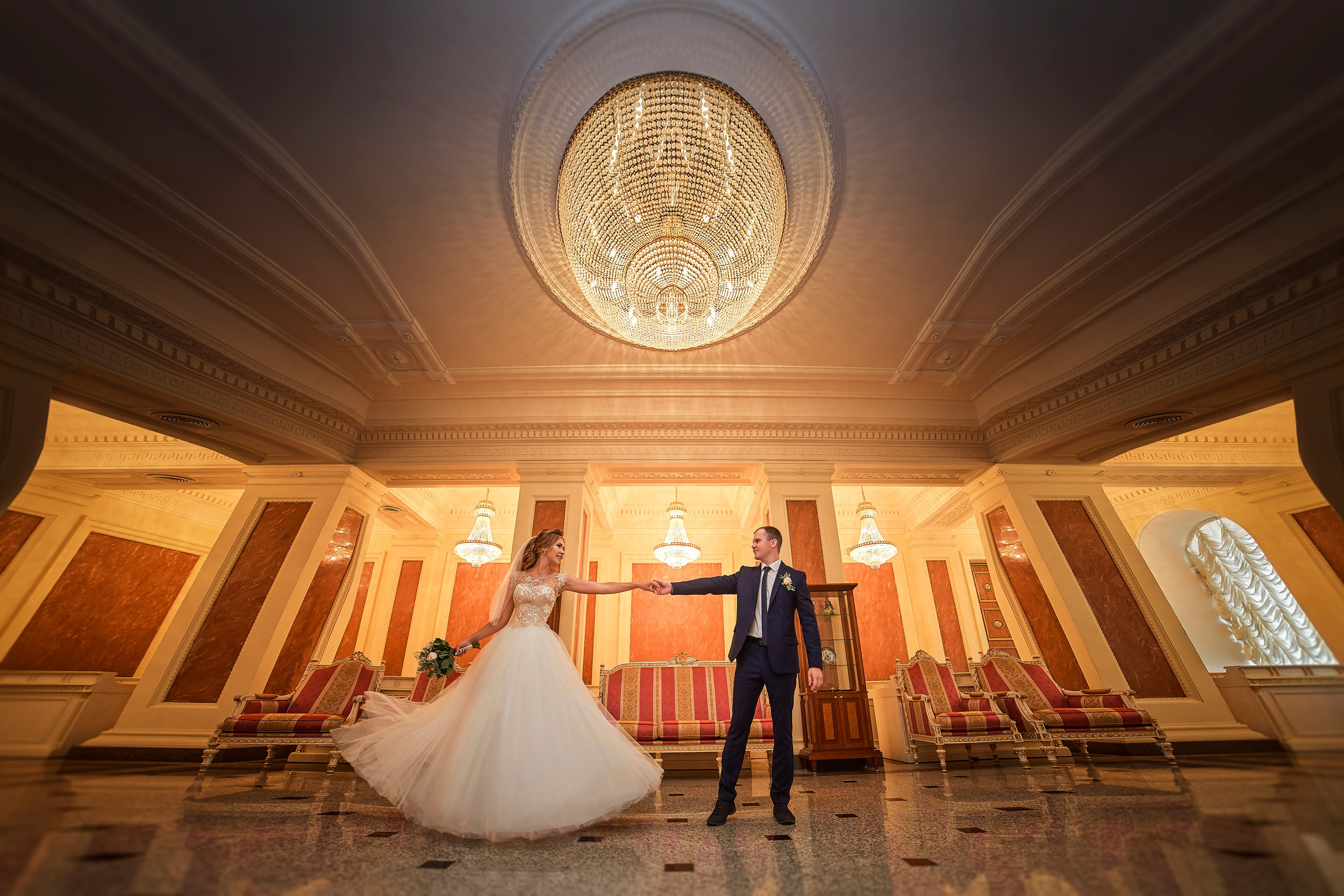 Свадебная Фотосессия в г. казани | Фотограф на Свадьбу в г. Казани Фотограф Садег Азарми тел. +79172288430 ✔ Сборы невесты и жениха✔ Утро невесты (детали, эмоции, подготовка)✔ Репортажная съёмка ЗАГСа и выездной регистрации✔ Свадебная прогулка✔ Фотосъёмка банкета и вечеринки✔ Креативные и тематические свадьбы✔ Свадьба на природе (лайфстайл)✔ Девичники и мальчишники