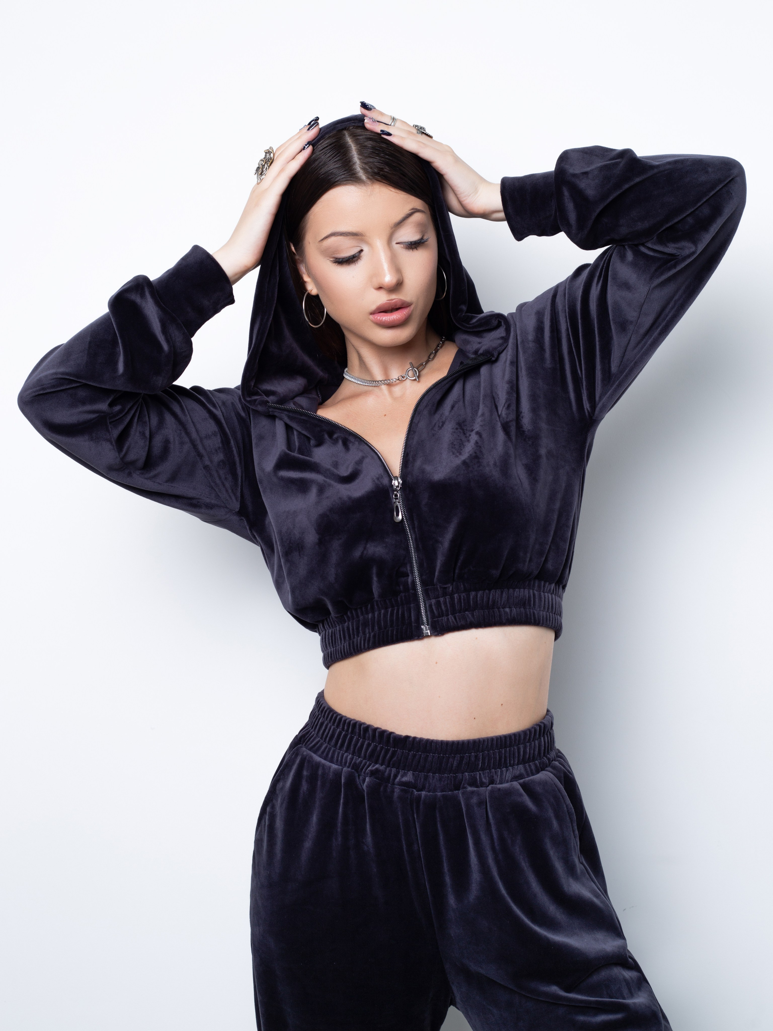 КАТАЛОГ | белый фон. RUNA production — стильные съемки для брендов