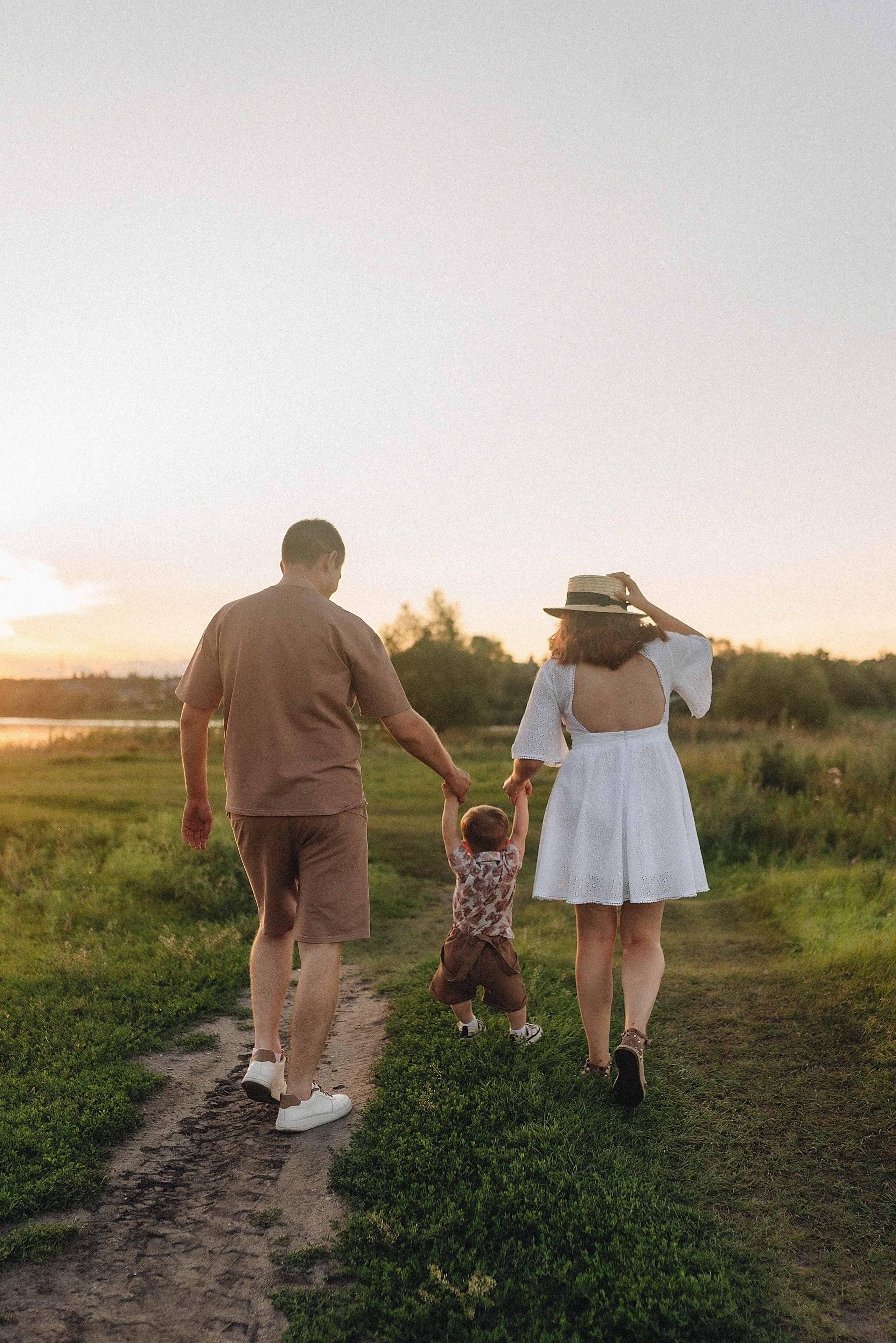 Светлана, Сергей и Женя | Семейная съемка на закате. Фотограф Карина Шмулёва. Воронеж и область