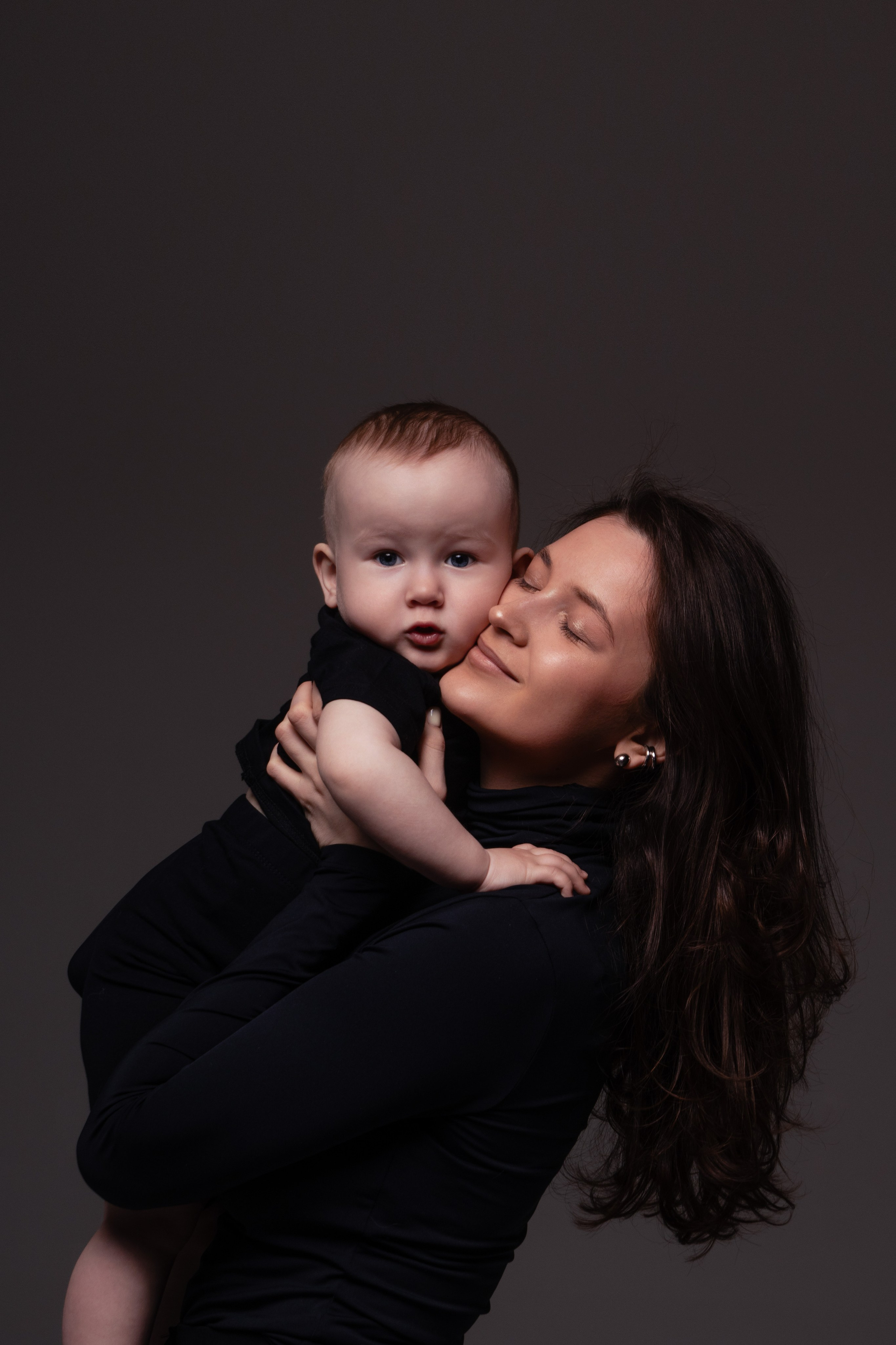 Семейная съемка на циклораме. Фотограф продюсер съемок Йолдыз Плетнева