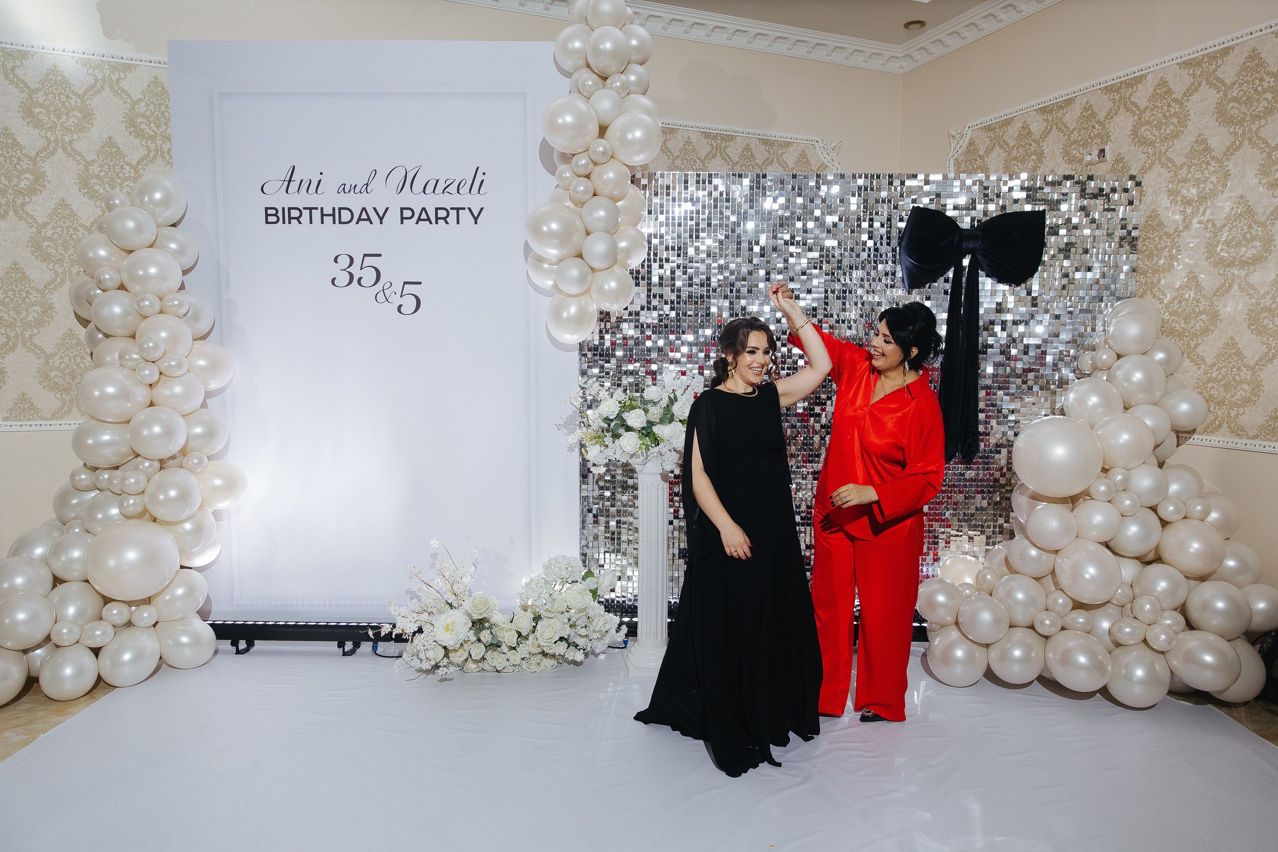 Ани и Назели. 35&5 День рождения, «Янтарь». Фотограф в Красноярске Надежда Воскресенская