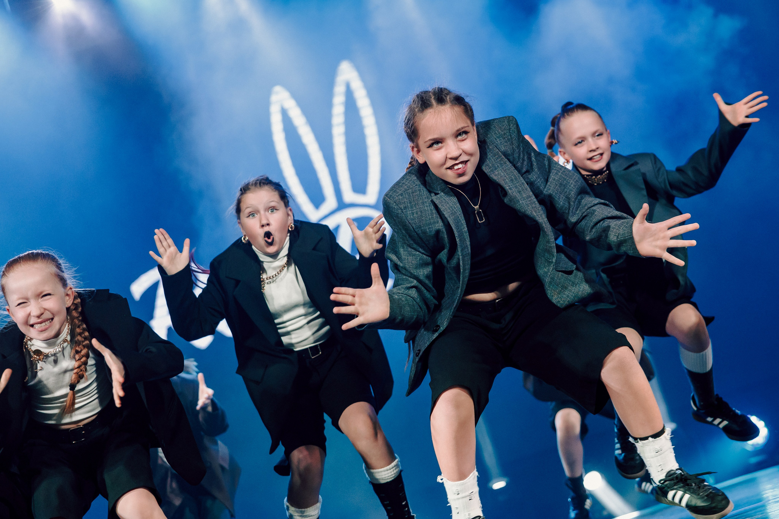 Отчётный концерт танцевальной школы «Red Rabbits» 2025. Лёшка Варзегов — фотограф