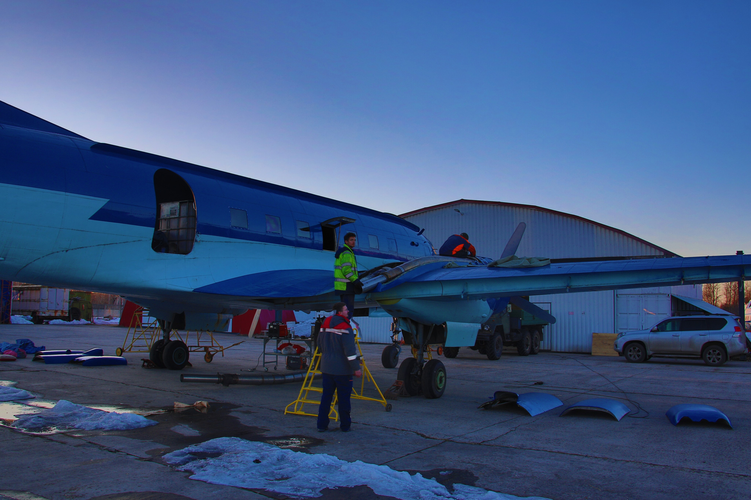 Ил-14Т «Голубая Мечта» (2026 г.). Фотоальбом показывающий увлекательный мир авиации и мир медведей Андрея Иванова