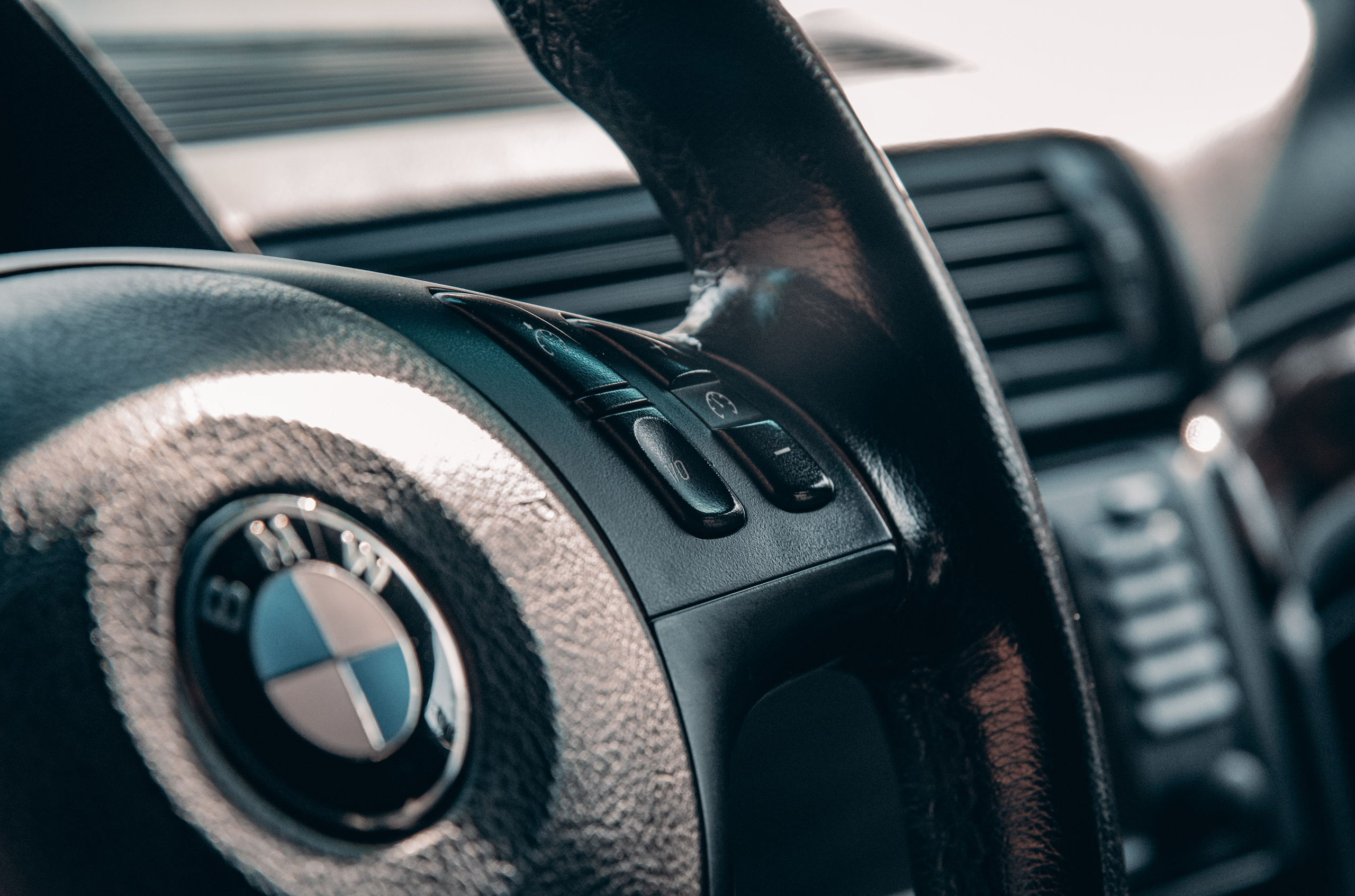 Фотосессия лонговой BMW 7L E38 в&nbsp;Новосибирске. Автомобильный фотограф Чанчин Владимир