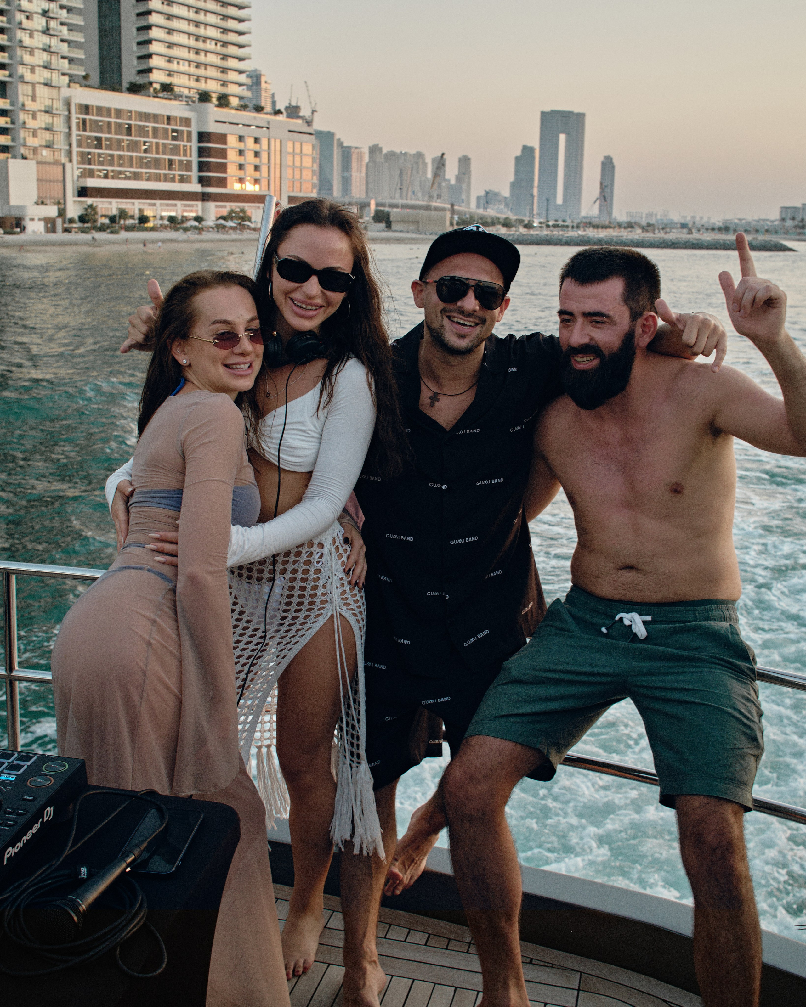 PAVEL DEREVYANKO. NOIZOMAX Художественный фотограф в Дубай