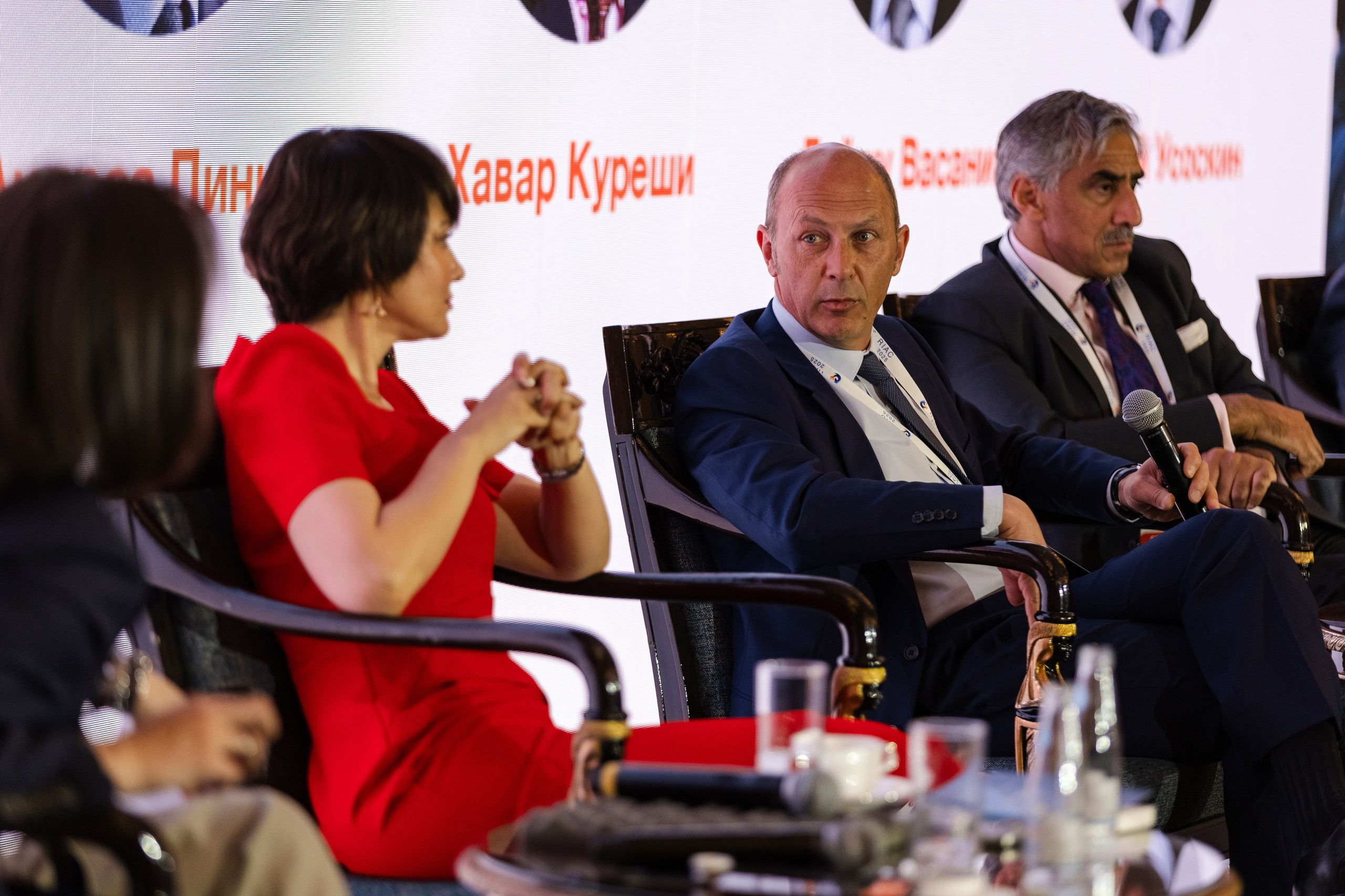 RIAC 2025. Свадебный репортажный фотограф в Москве