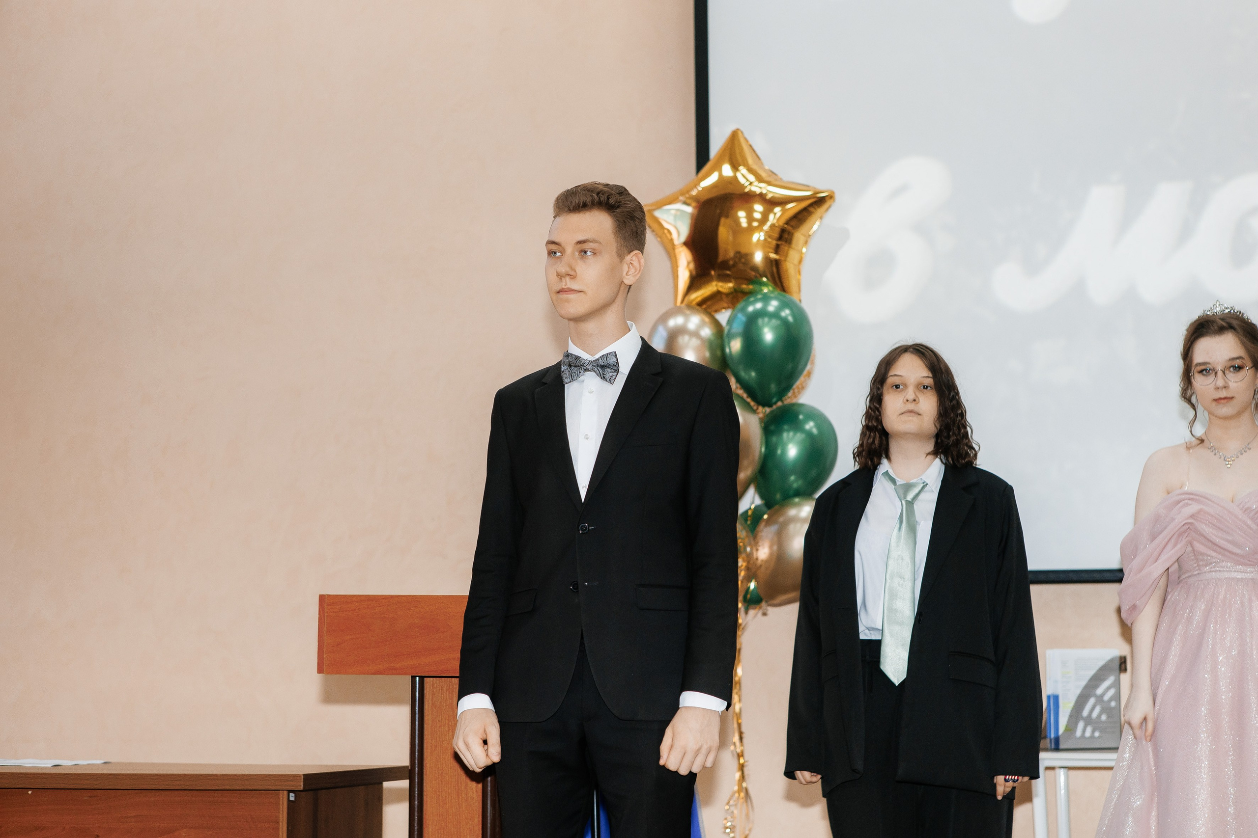 Выпускной Гимназия 12 2024 г. Свадебный и портретный Фотограф в Липецке Дмитрий Котюков