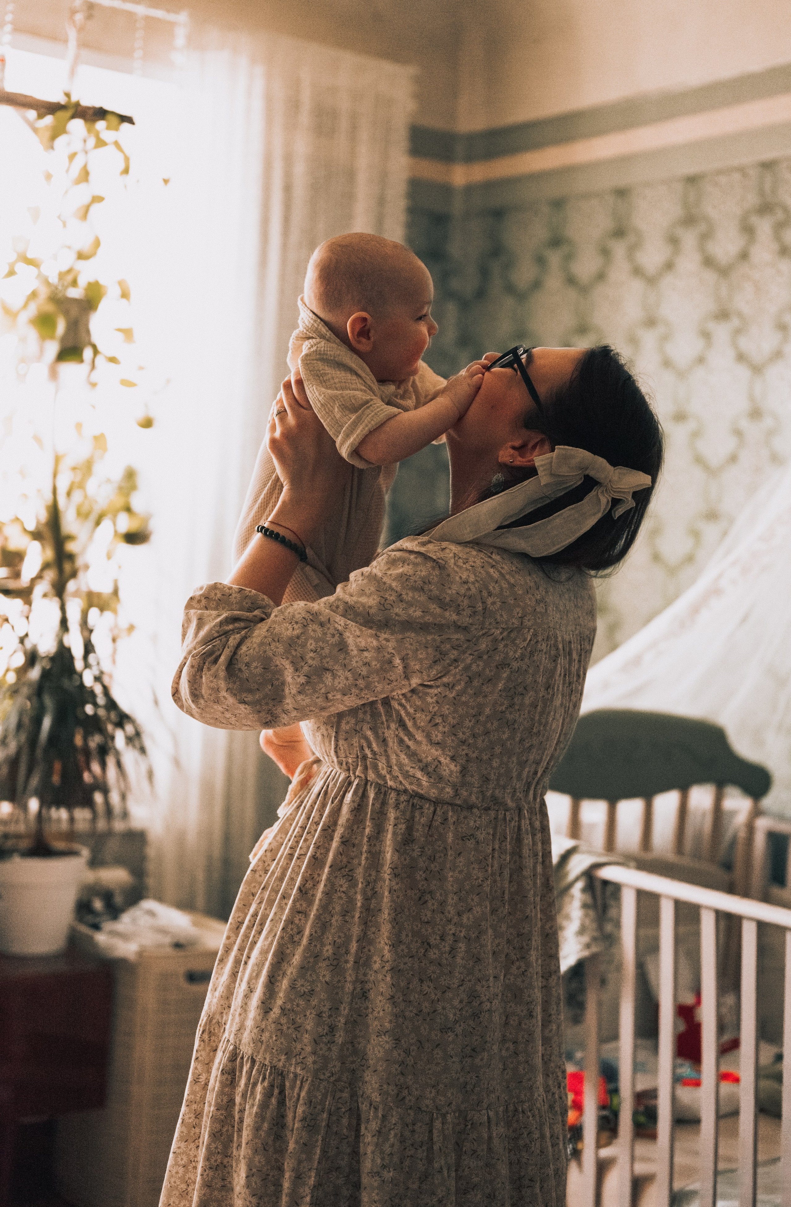 Утро мамы и малыша. Дарья и Евсей. Семейный фотограф в Москве Дарья Пузикова