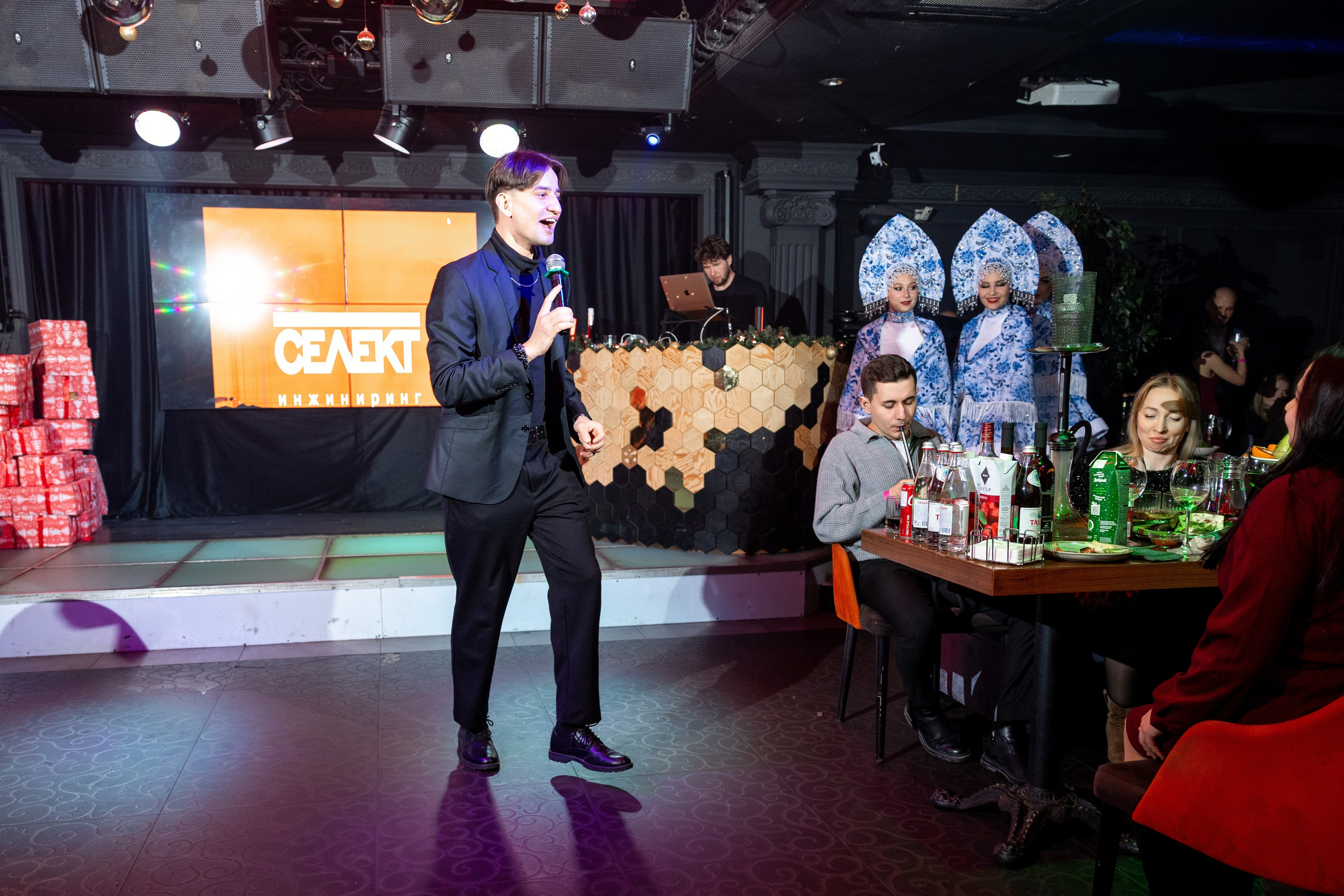 Новогодний корпоратив (ресторан «Мед»). Свадебный фотограф и контент фотограф в Казани Малыгина Елена