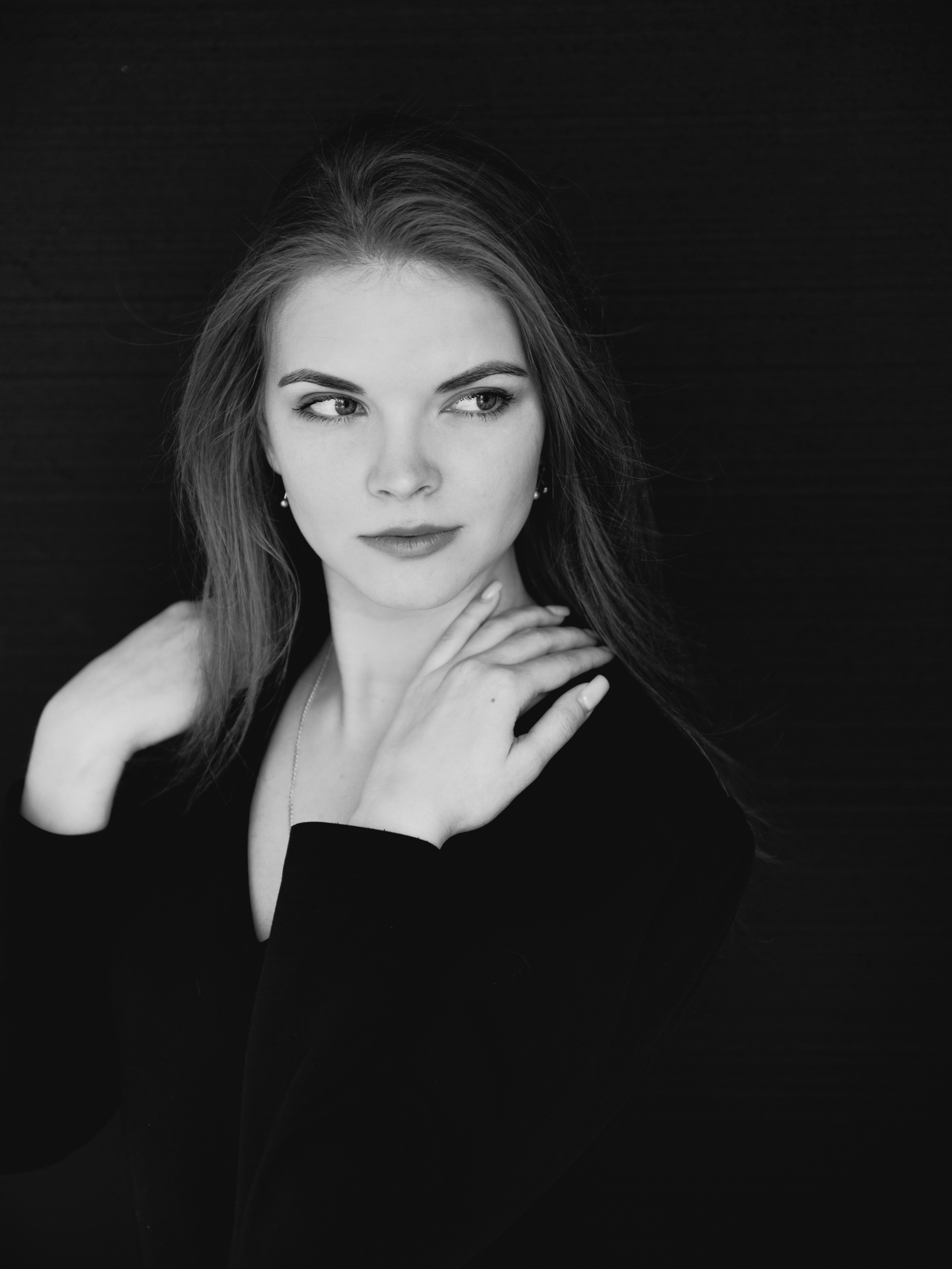 Предсвадебная лавстори в студии в Москве. Свадебный и портретный фотограф в Москве Жердев Даниил