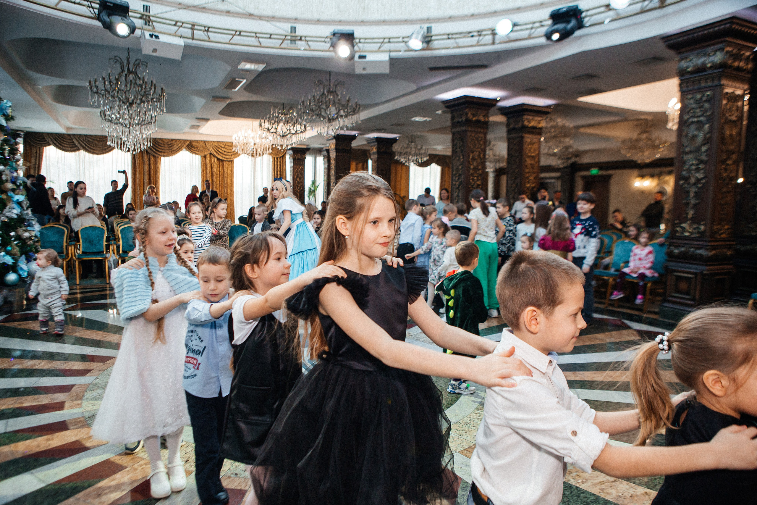 Купол|Новогодняя ёлка. Свадебный фотограф Челябинск Зиненко Виктория