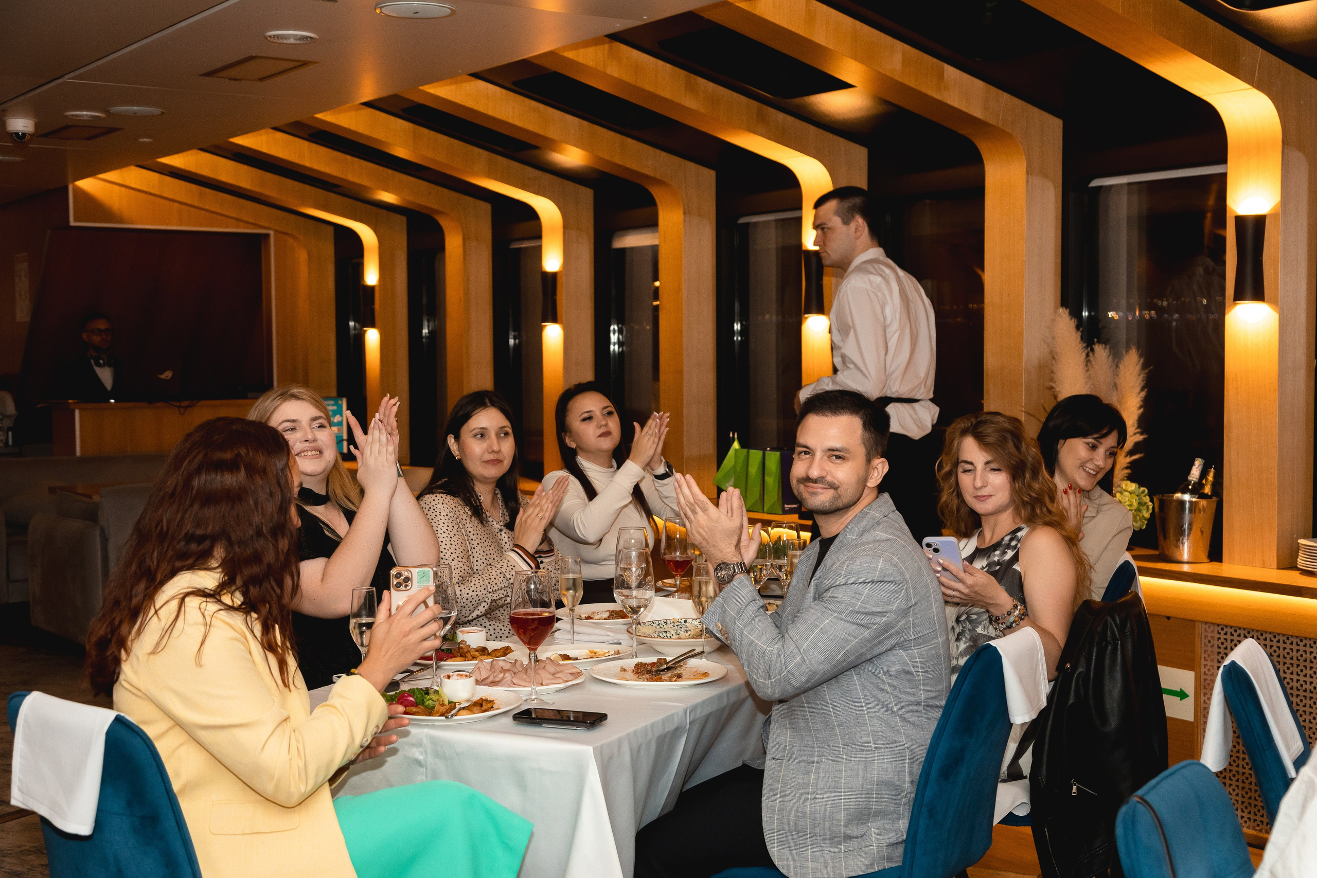 На воде. Главная