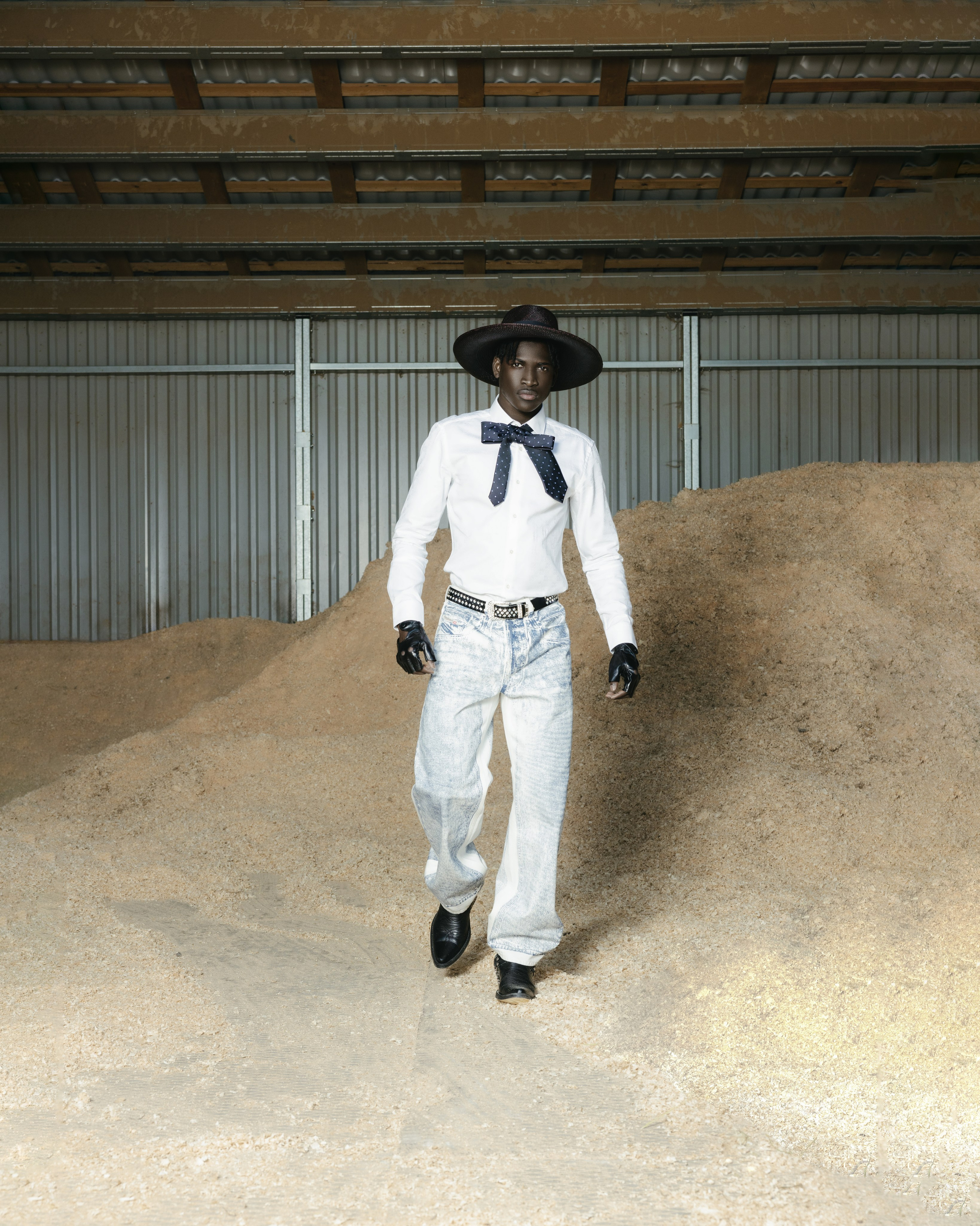 Western. Photographer. Producer. Retoucher