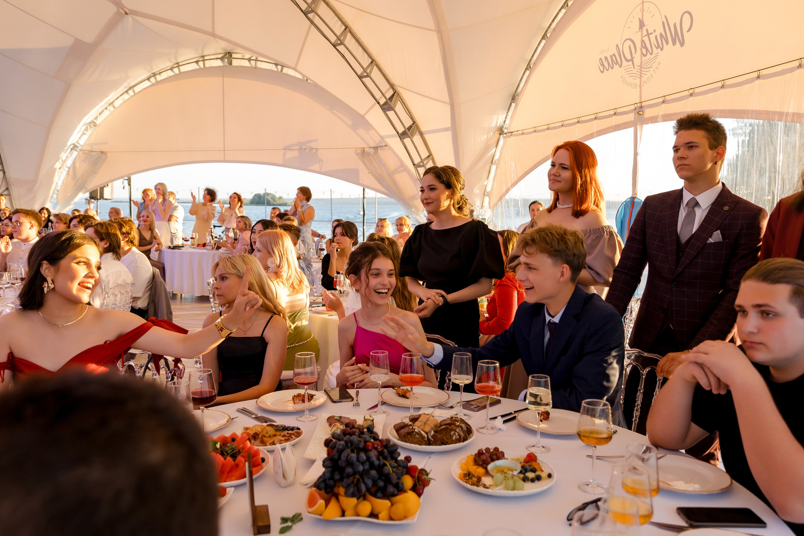 ВЫПУСКНОЙ White Place — Гимназия 52. Свадебный и семейный фотограф Динар Гильмутдинов