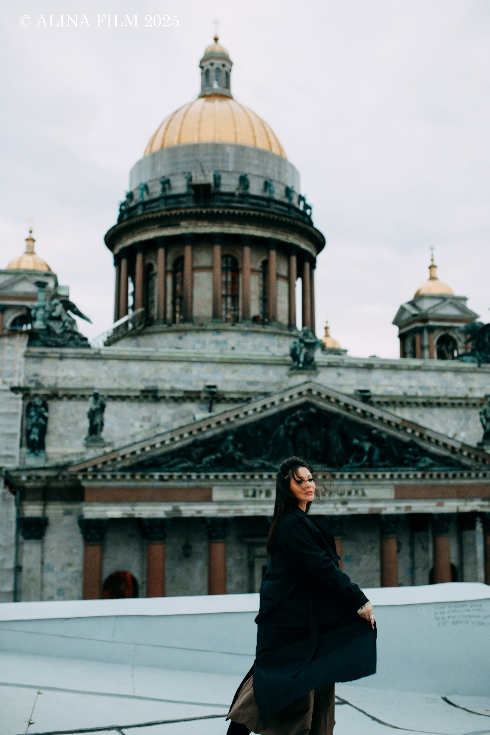 Фотосессия на крыше у Исаакиевского собора. Фотограф в Санкт-Петербурге Alina Film