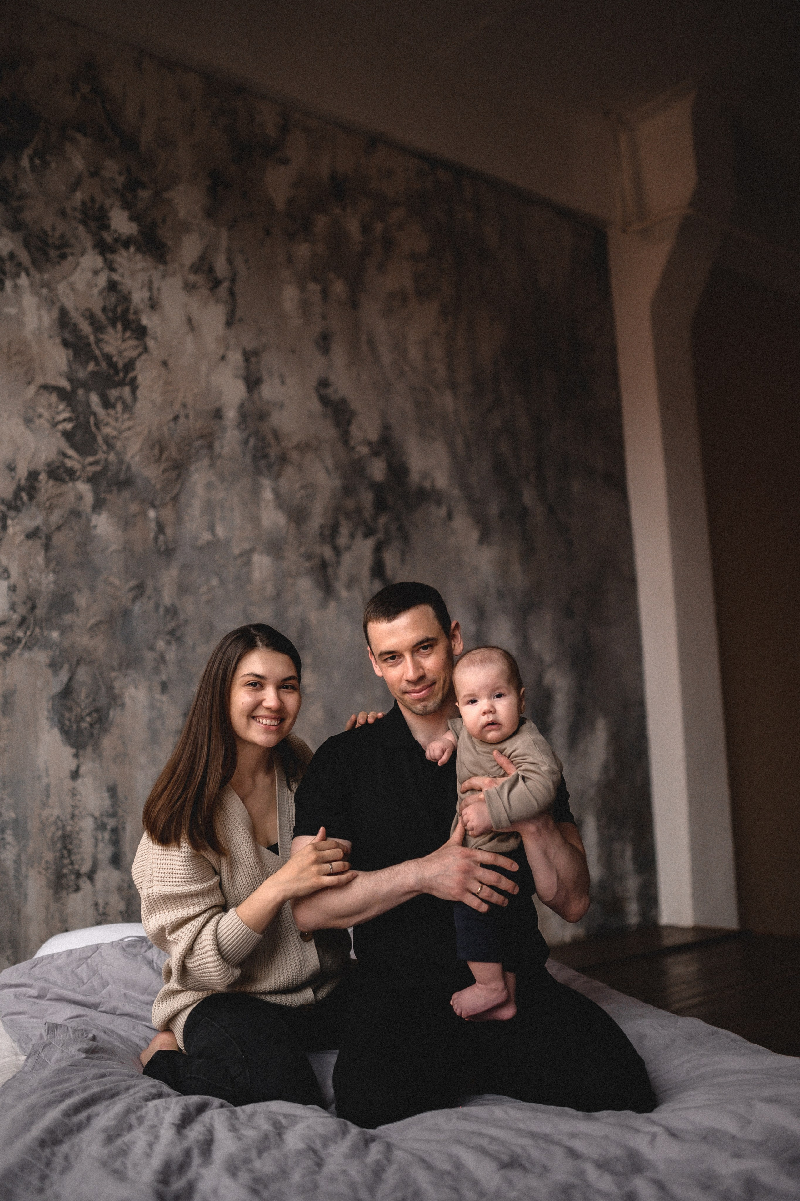 Вова, Юля и Максим в студии Москва. Семейный и свадебный lifestyle-фотограф в Москве Мария Петрова