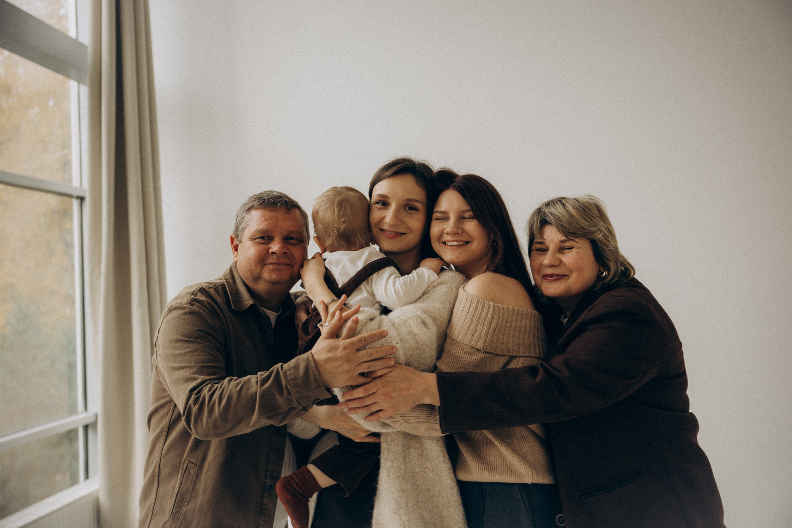 Семейная фотосессия, фотосессия поколения, фотосессия большой семьи, семейная фотосессия в студии