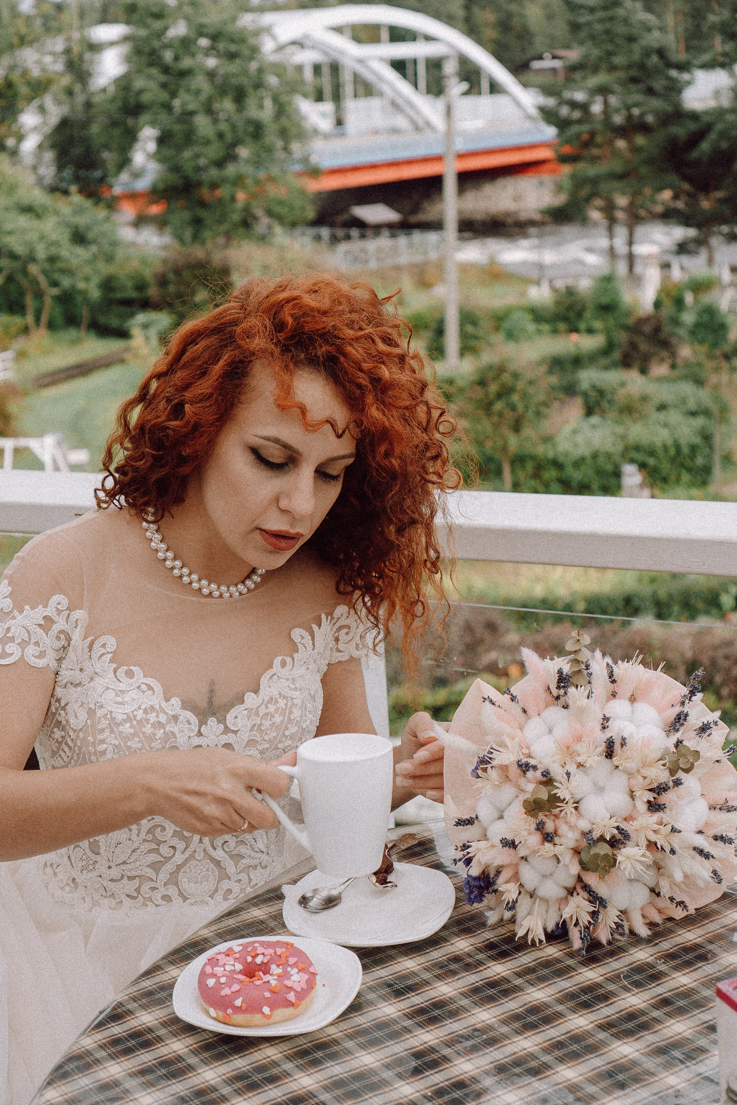 СВАДЕБНАЯ ФОТОСЕССИИЯ ПАРЫ В ГОРОДЕ ПРИОЗЕРСК В СОСНОВОМ ЛЕСУ И С ПИКАПОМ. Профессиональный фотограф, Санкт-Петербург — Виктория Богомолова