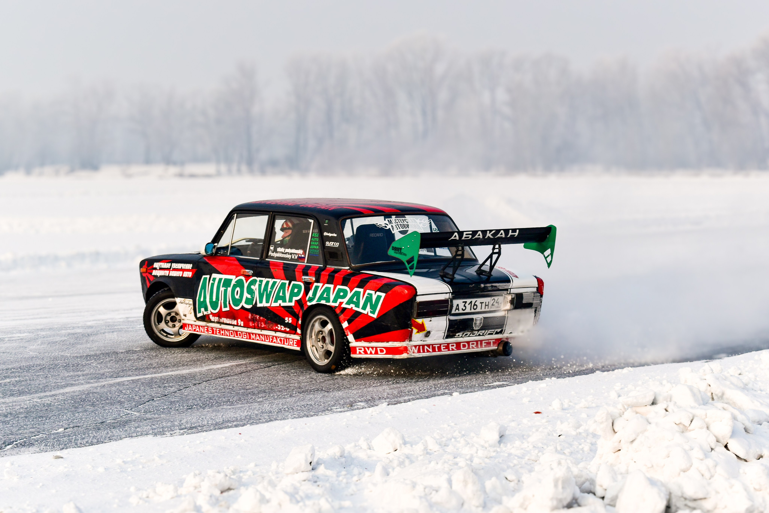 Чемпионат города Абакана по зимнему дрифту! Пилот - Виталий Подъяблонский.