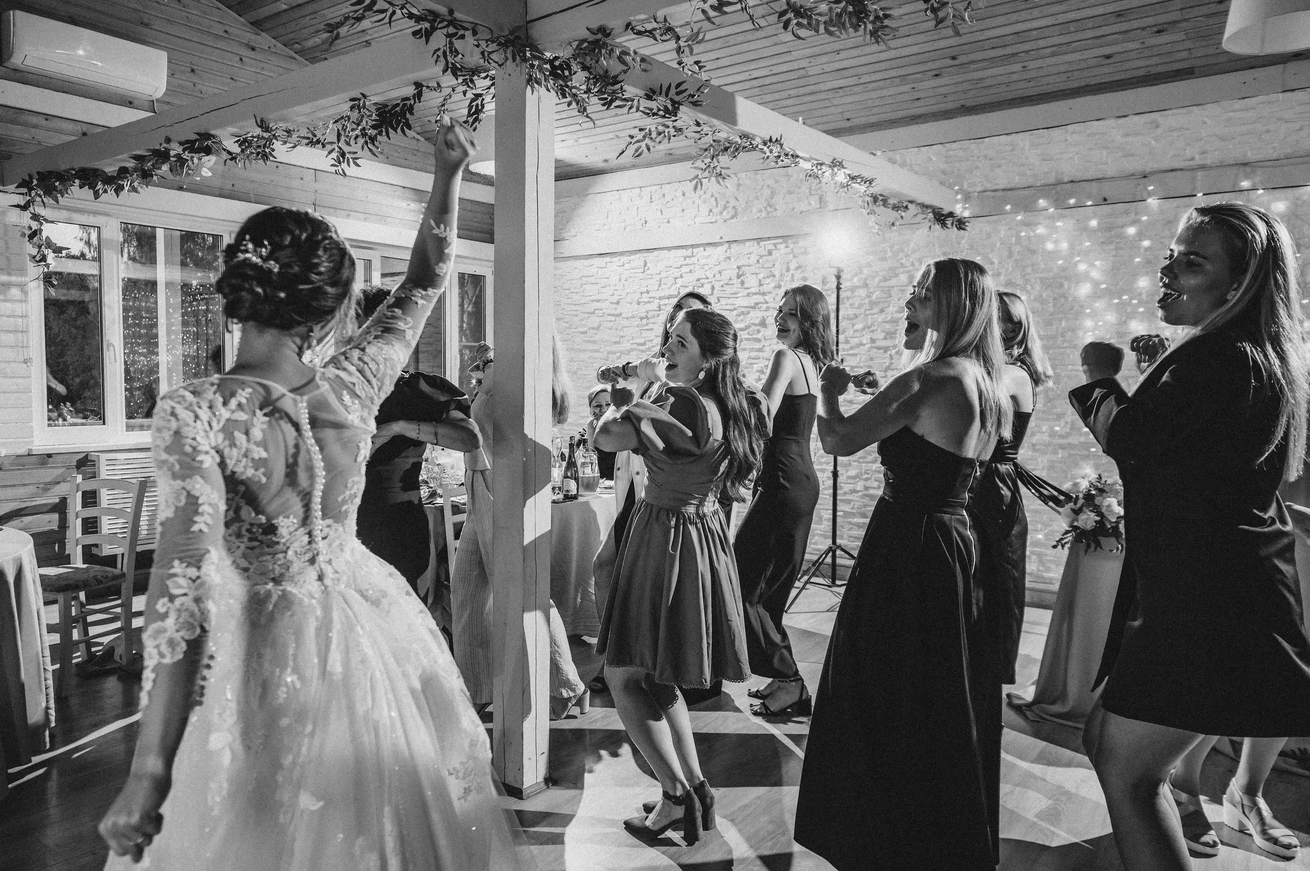 Медвежьи озера и любовь. Свадебная фотоистория. Свадебный и семейный фотограф Виктория Носачёва. Щелково, Москва и МО