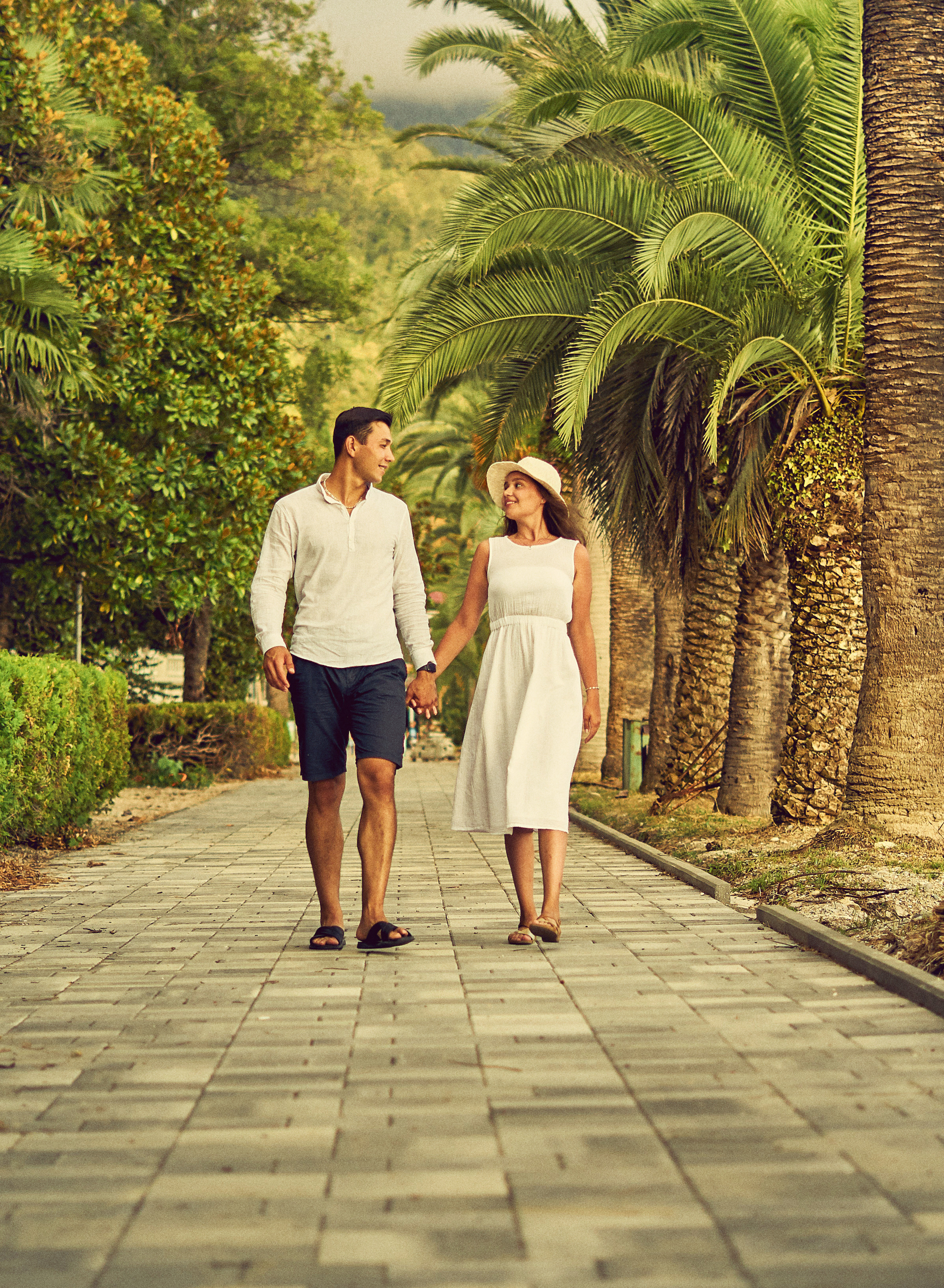 Фотосессия  Лав стори для Аяза и Аделины в Гагре 