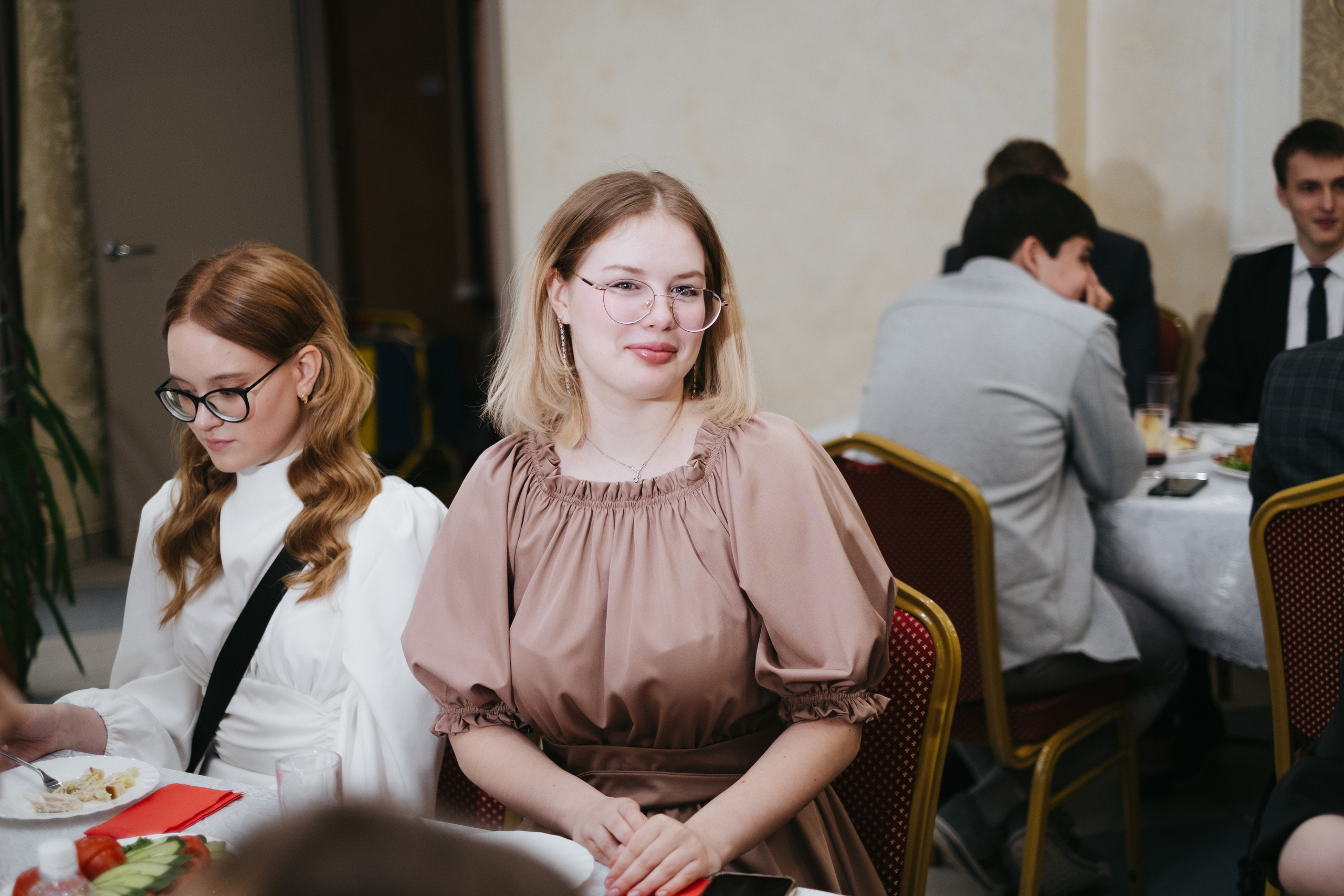 Выпускной 11 класс школы № 30. Свадебный и репортажной фотограф Денис Ожигин в Краснодаре и Краснодарском крае