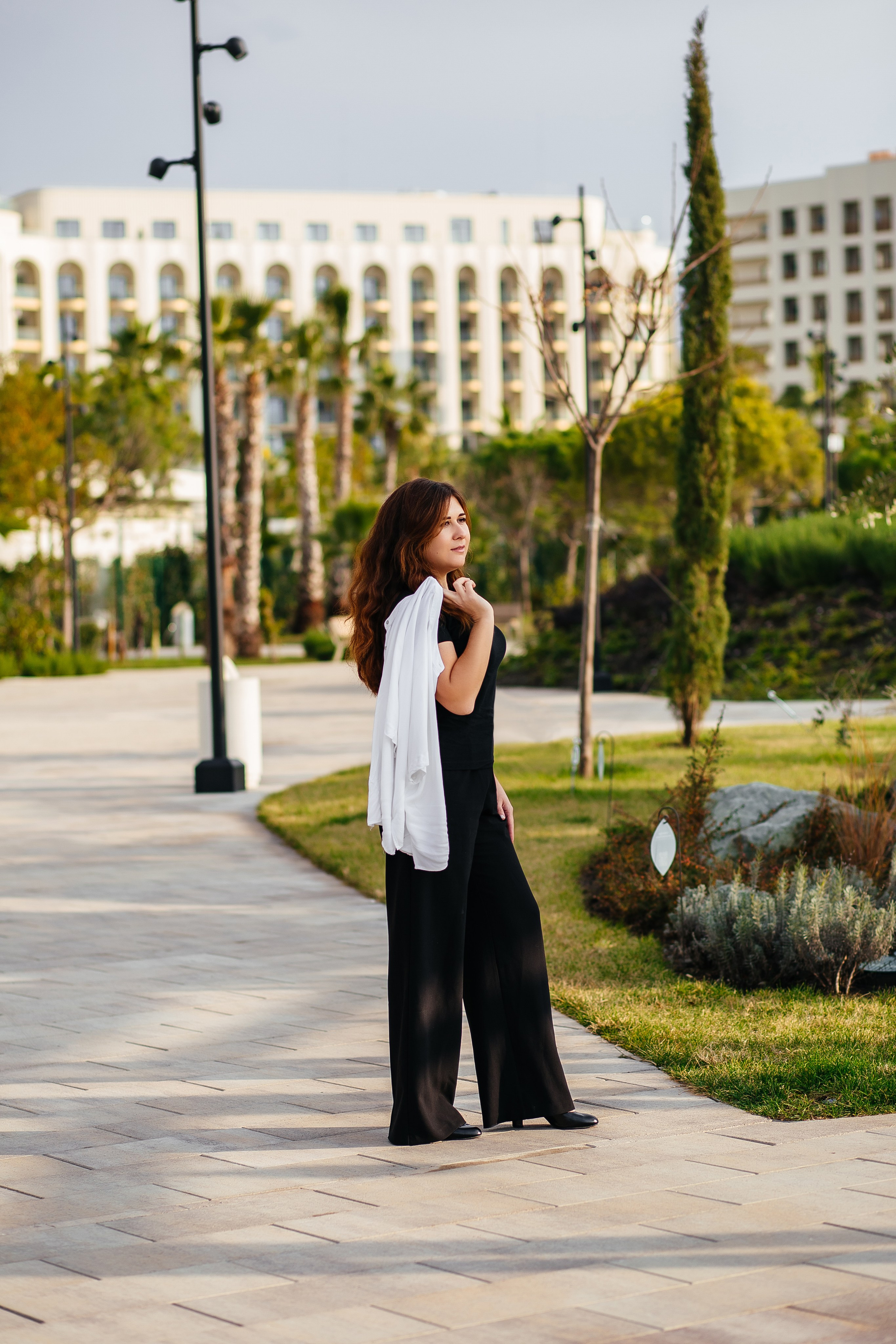 Уличная деловая фотосессия для контента. Фотограф Сочи Адлер. Солькаева Анастасия