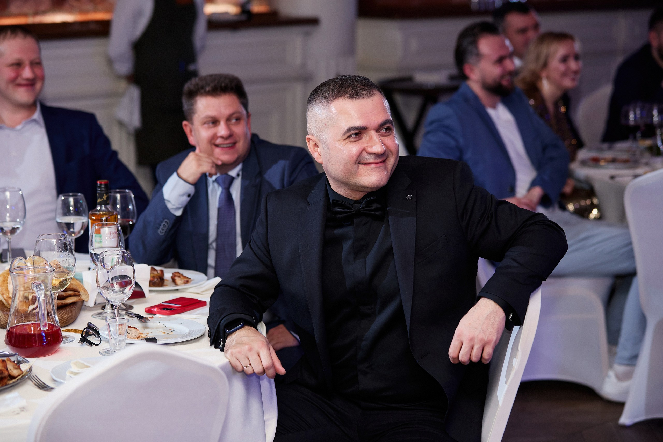 E8 / Новогодний корпоратив. Другой взгляд на фотографию