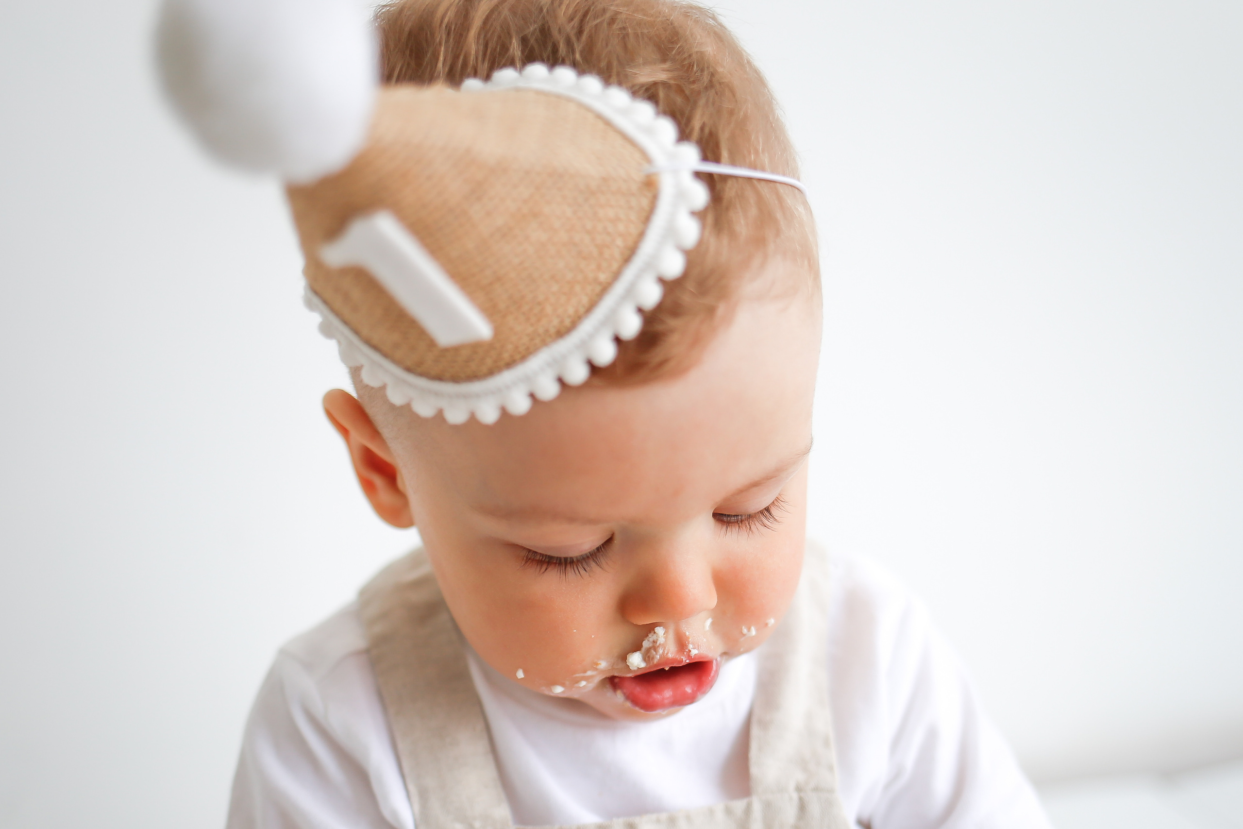 Крушение тортика на один годик. Детский и семейный фотограф Санкт-Петербург, фотосессия Спб