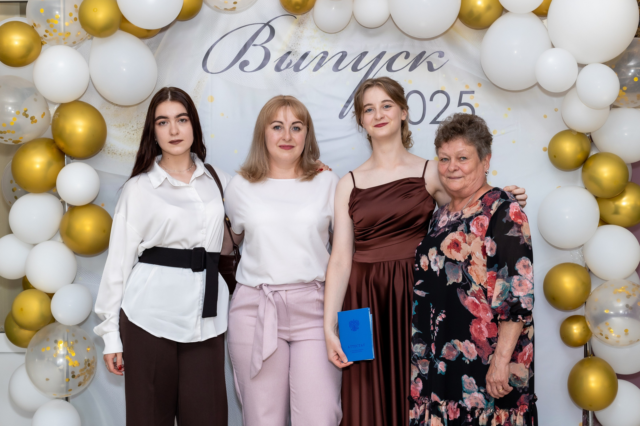 Вручение аттестата 2025. Выпускные альбомы Майкоп, Краснодар Елена Золотарева