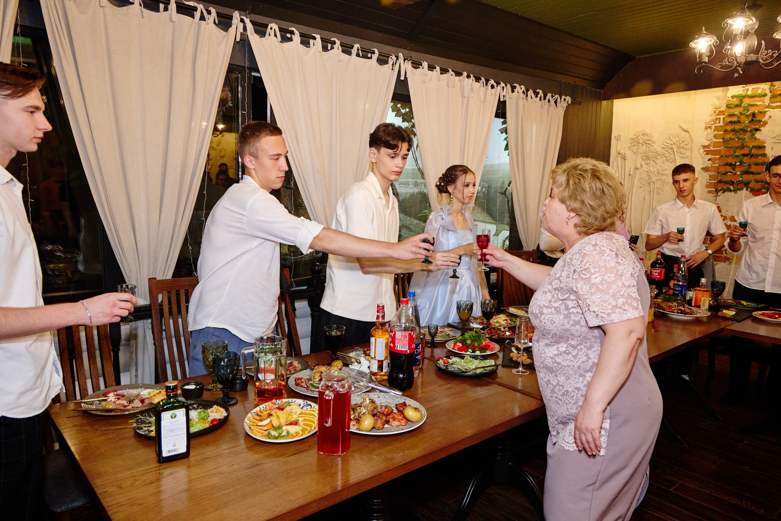 Выпускной 35 Сош. Фотограф Выпускные альбомы Таганрог Сергей Коробченко