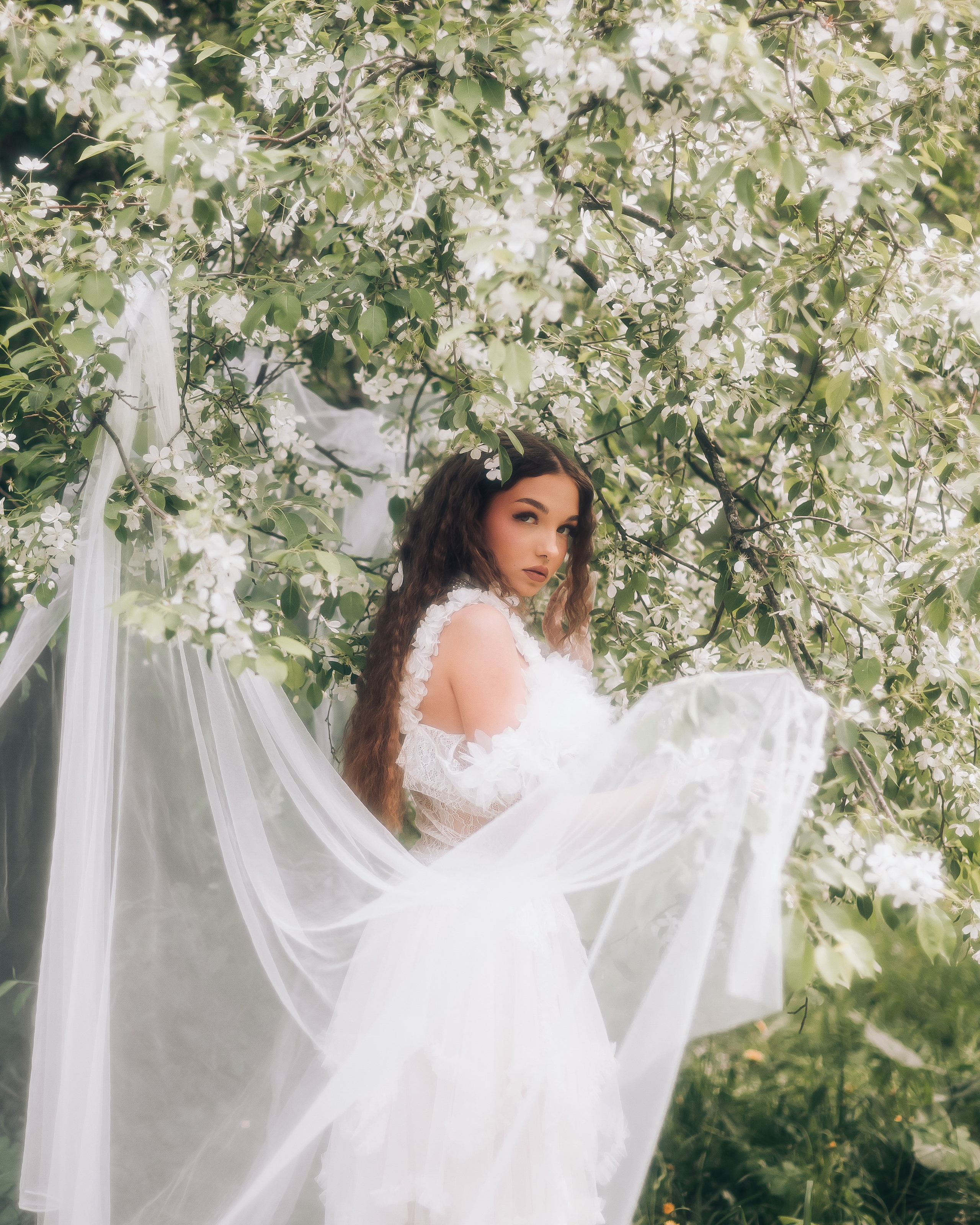 Весенняя фотосессия в яблонях