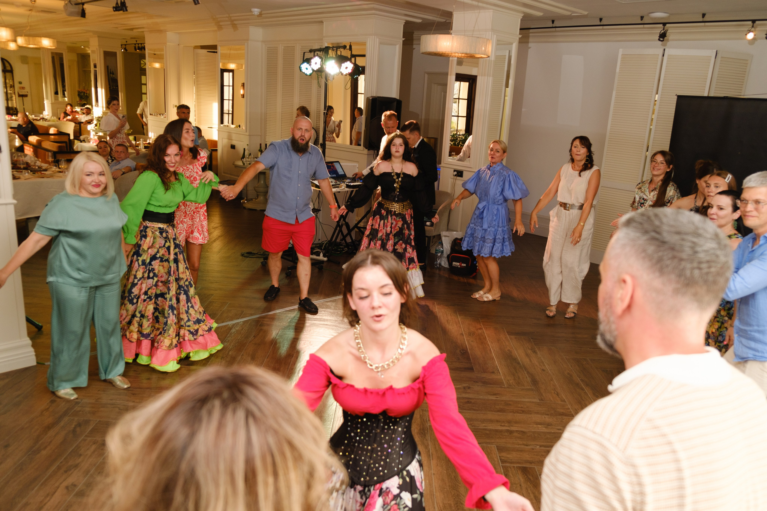 Фотограф на юбилей в Крыму | Съемка дня рождения | Илья Желдак. Профессиональная фотосъемка в Крыму. Натуральные эмоции и живые кадры. Забронируйте дату прямо сейчас!