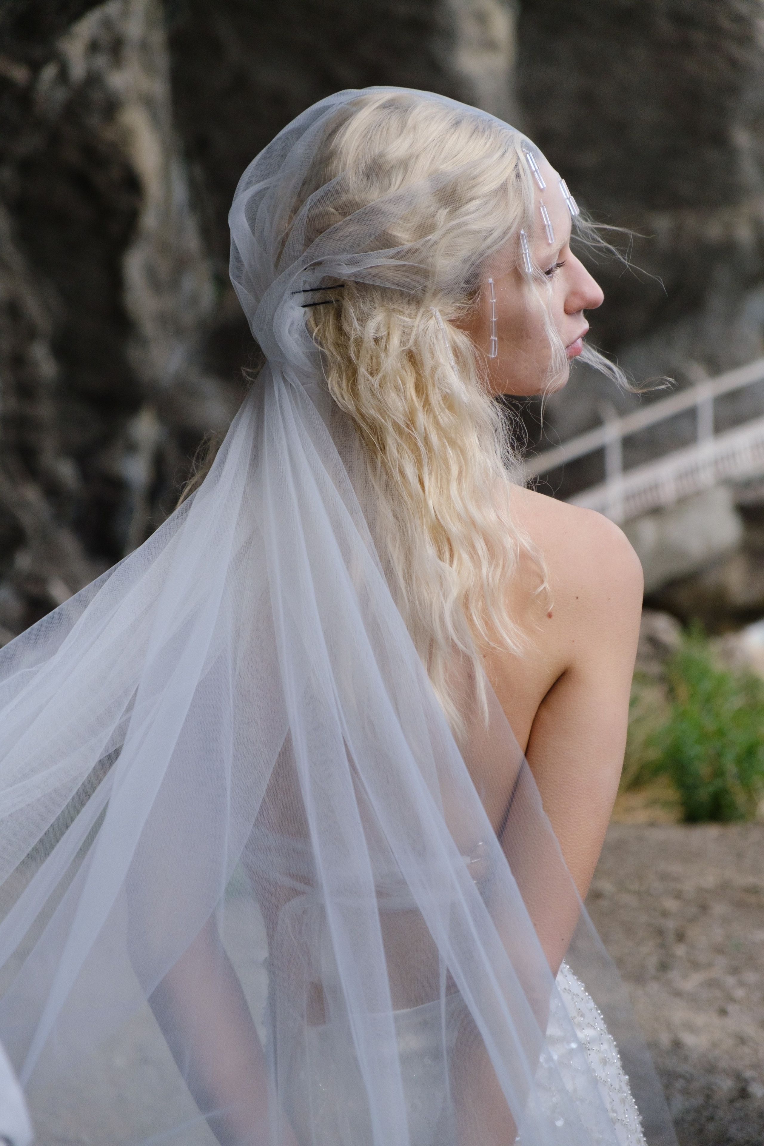 Свадебная фотосессия на Тропе Глицина Судак. Профессиональная фотосъемка в Крыму. Натуральные эмоции и живые кадры. Забронируйте дату прямо сейчас!