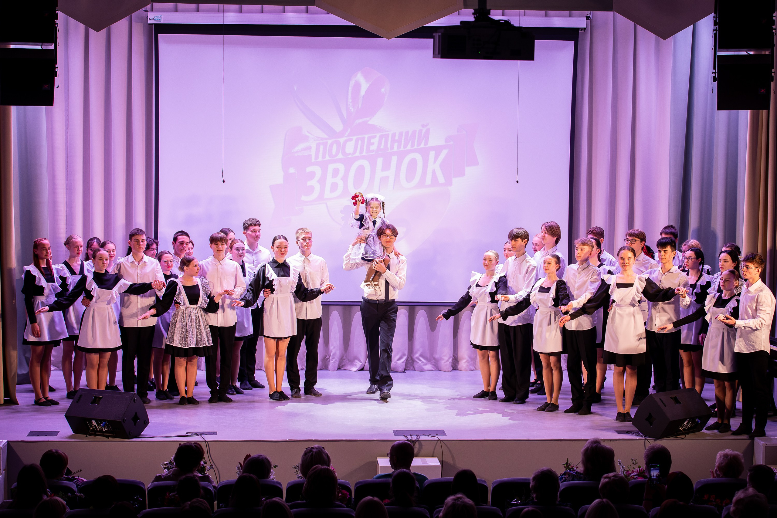 Фото и видео на выпускной в школе и детском саду. Свадебный, семейный видеограф и фотограф в Екатеринбурге Николай Рыков