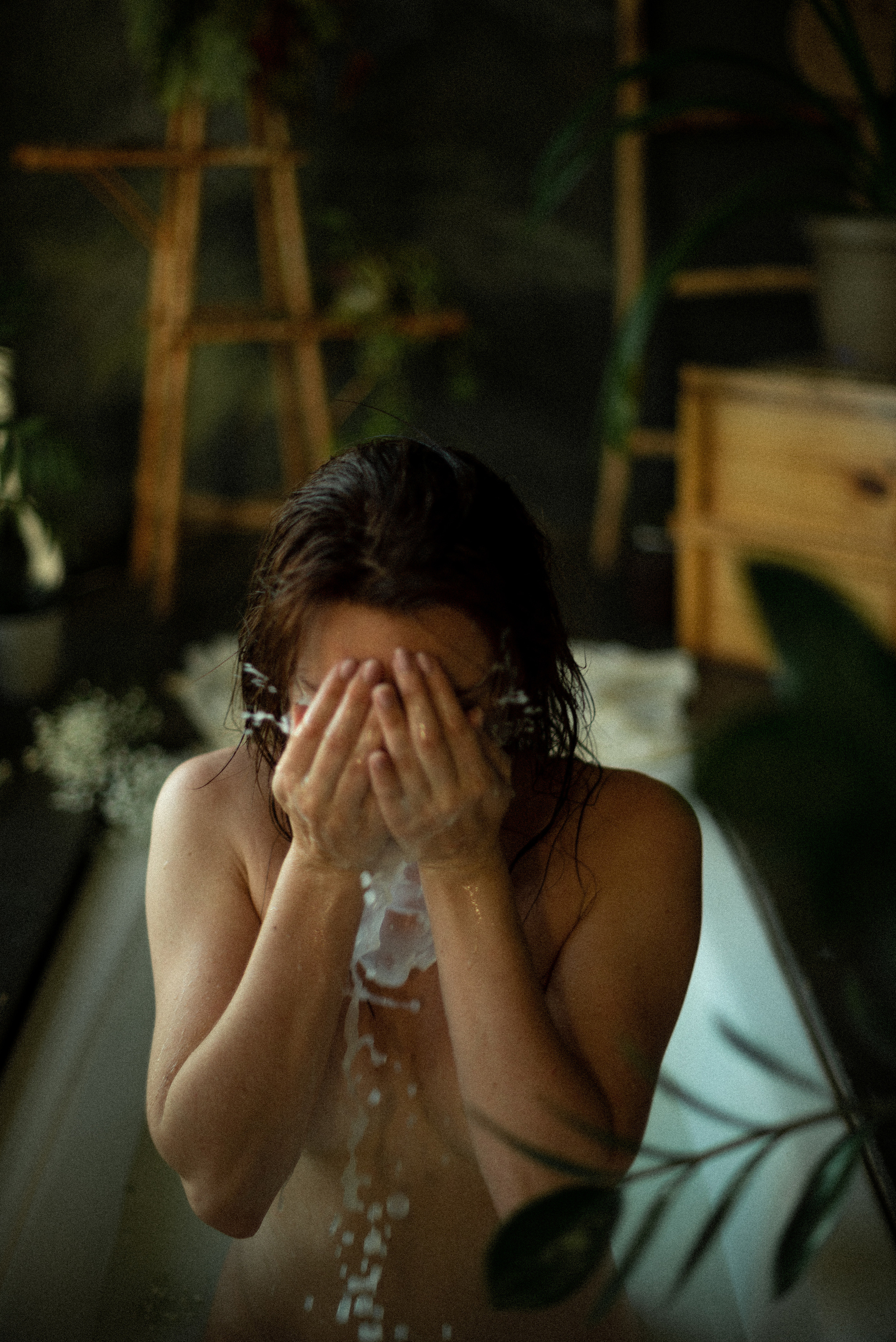 Катя в молочной ванне. Фотограф Катя Любина