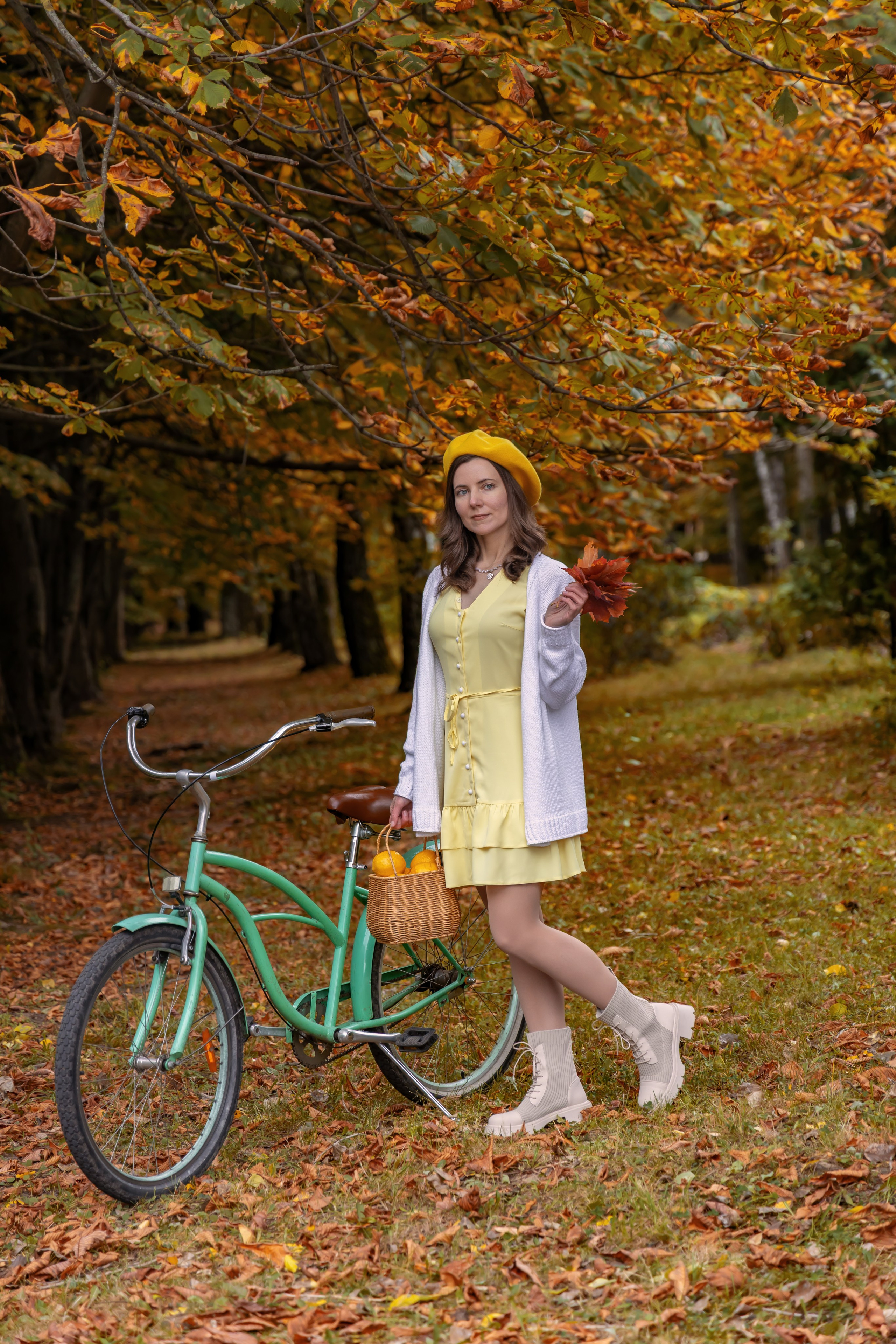 Жёлтая осень и ретро-велосипед. Репортажный, семейный и студийный фотограф в Москве Демин Алексей