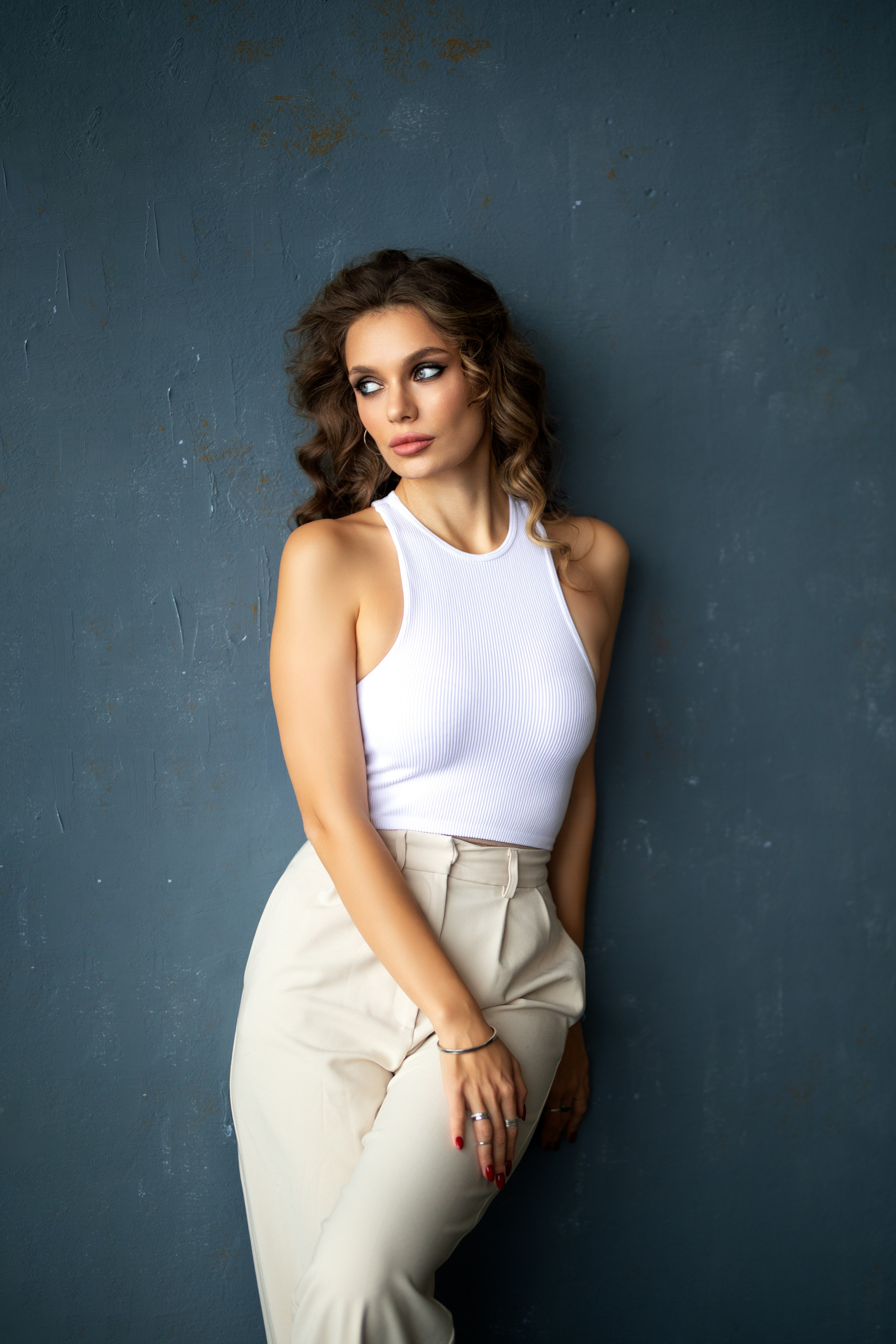 Съемка с Екатериной в студии с минимальным интерьером в формате для «себя»