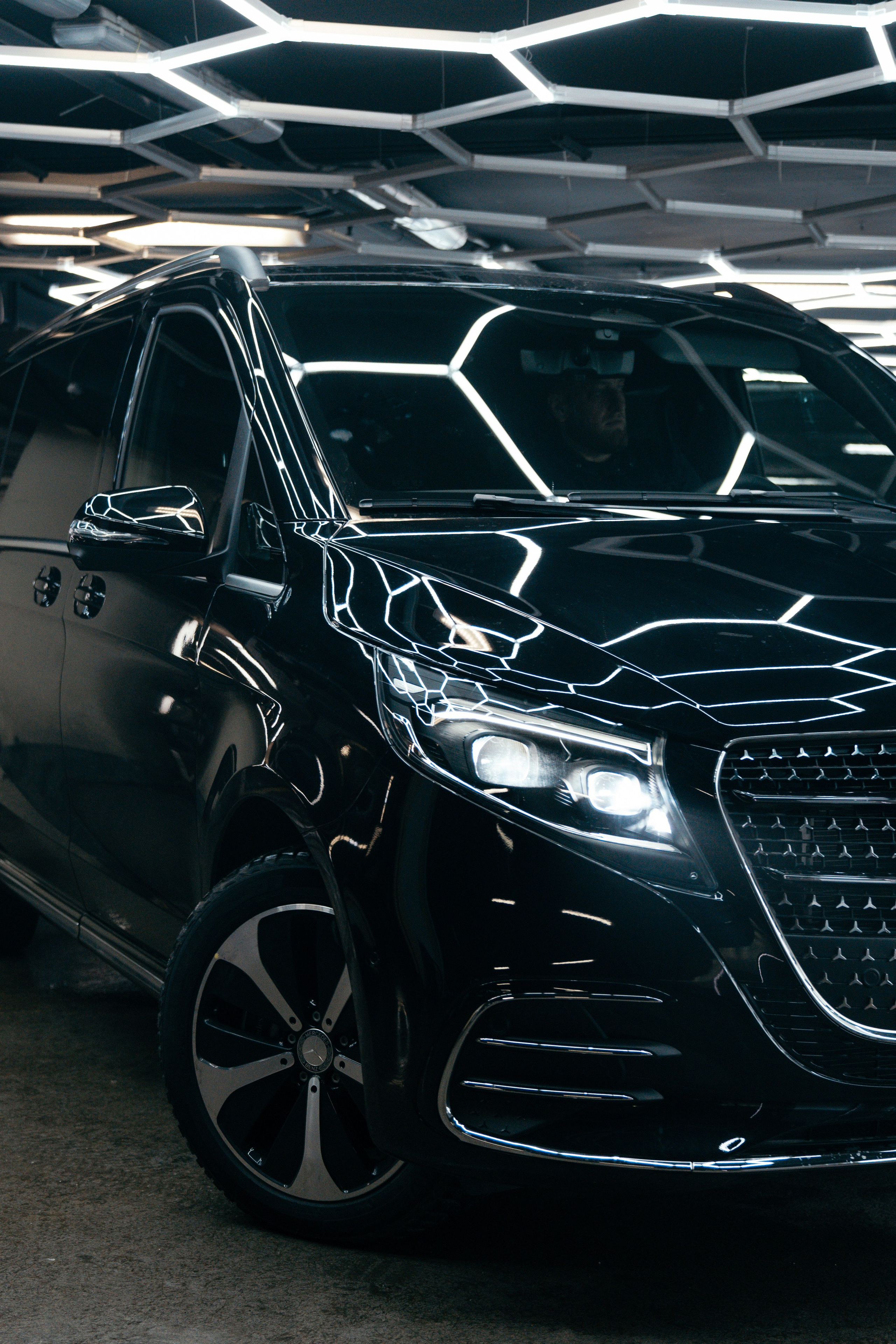 Triumph Car Services. Photographer based in moscow Peter Tchana