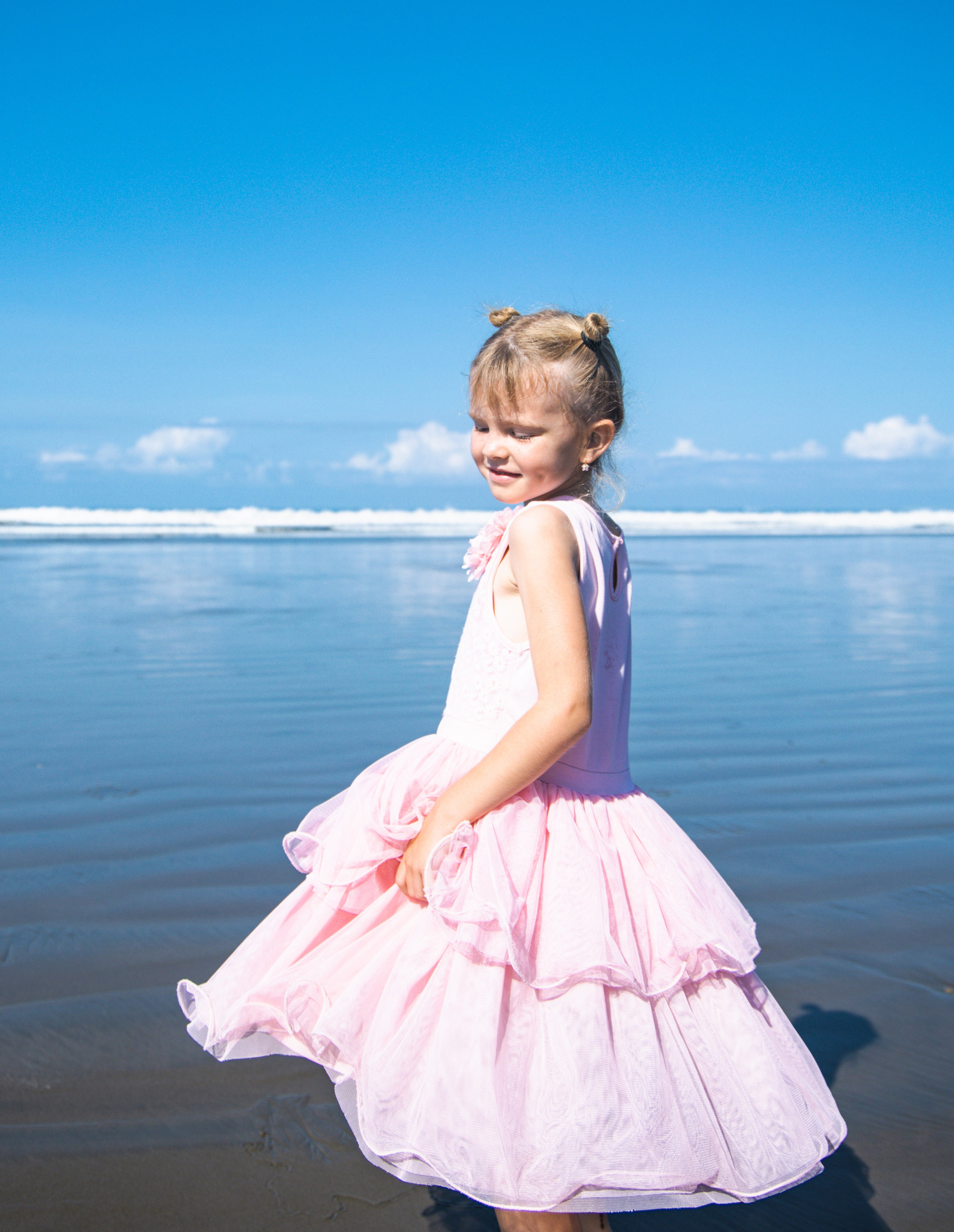 Ocean vibe with Tanya & Katya. Family, portrait, content photo in Costa Rica Evgeniya Besprozvannykh