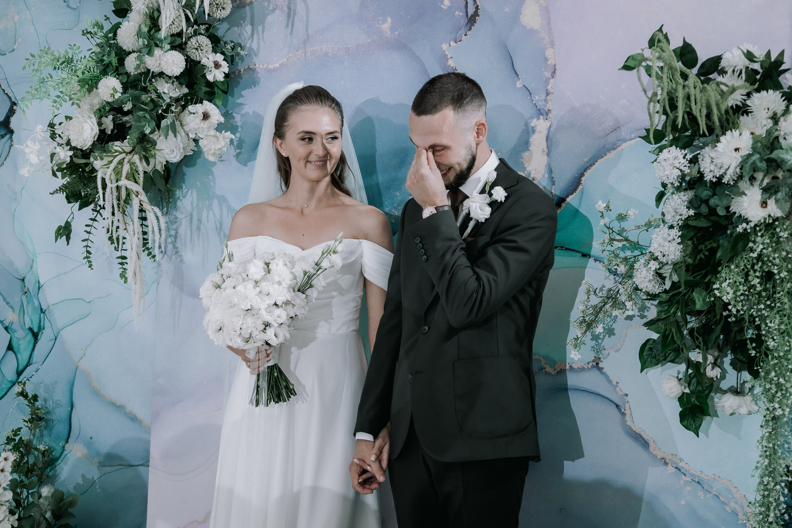 Свадебная прогулка. Эвелина и Дмитрий. Свадебная фотография. Арина Рубах