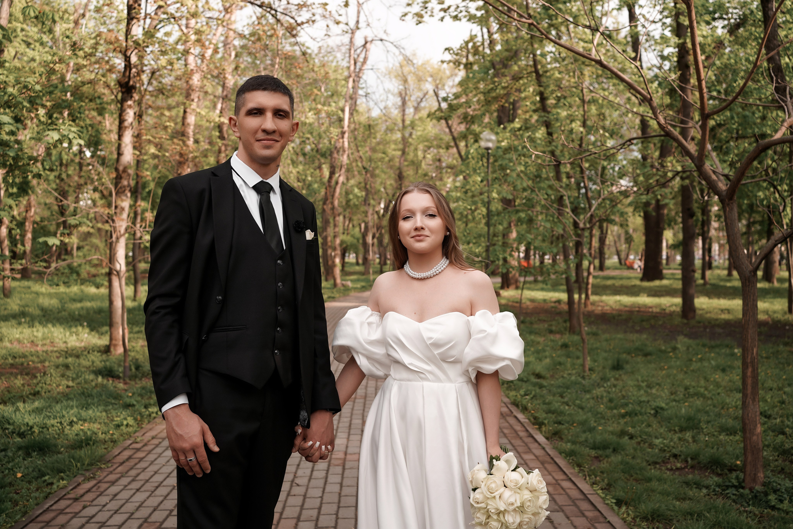 Свадебная прогулка Жанны и Рамиса в парке имени Октябрьской революции. Свадебный фотограф в Ростове-на-Дону. Таинство Крещения и Венчания, семейные фотосессии. Алёна Чёботова